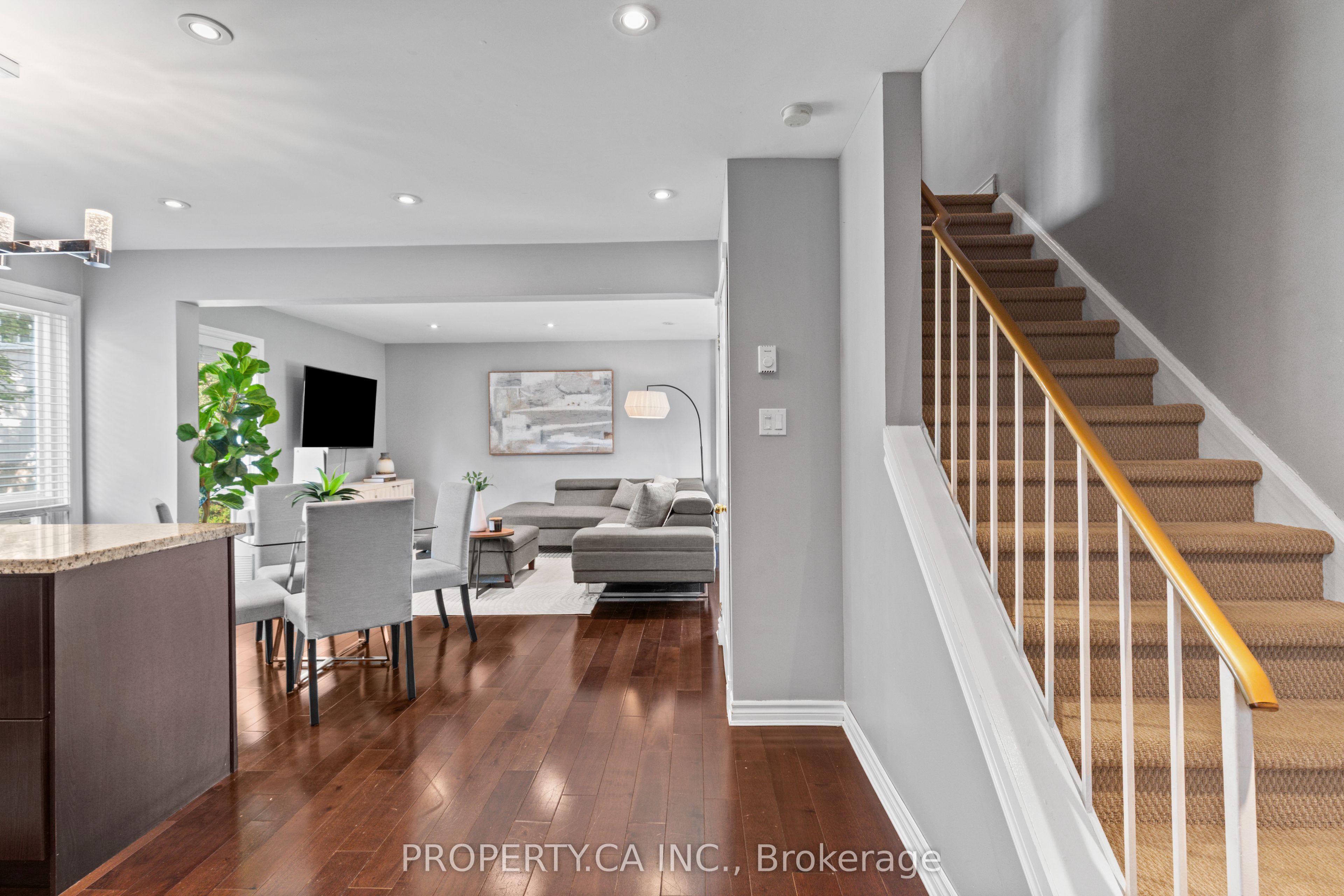 37 Gladstone Square Property Photo 13
