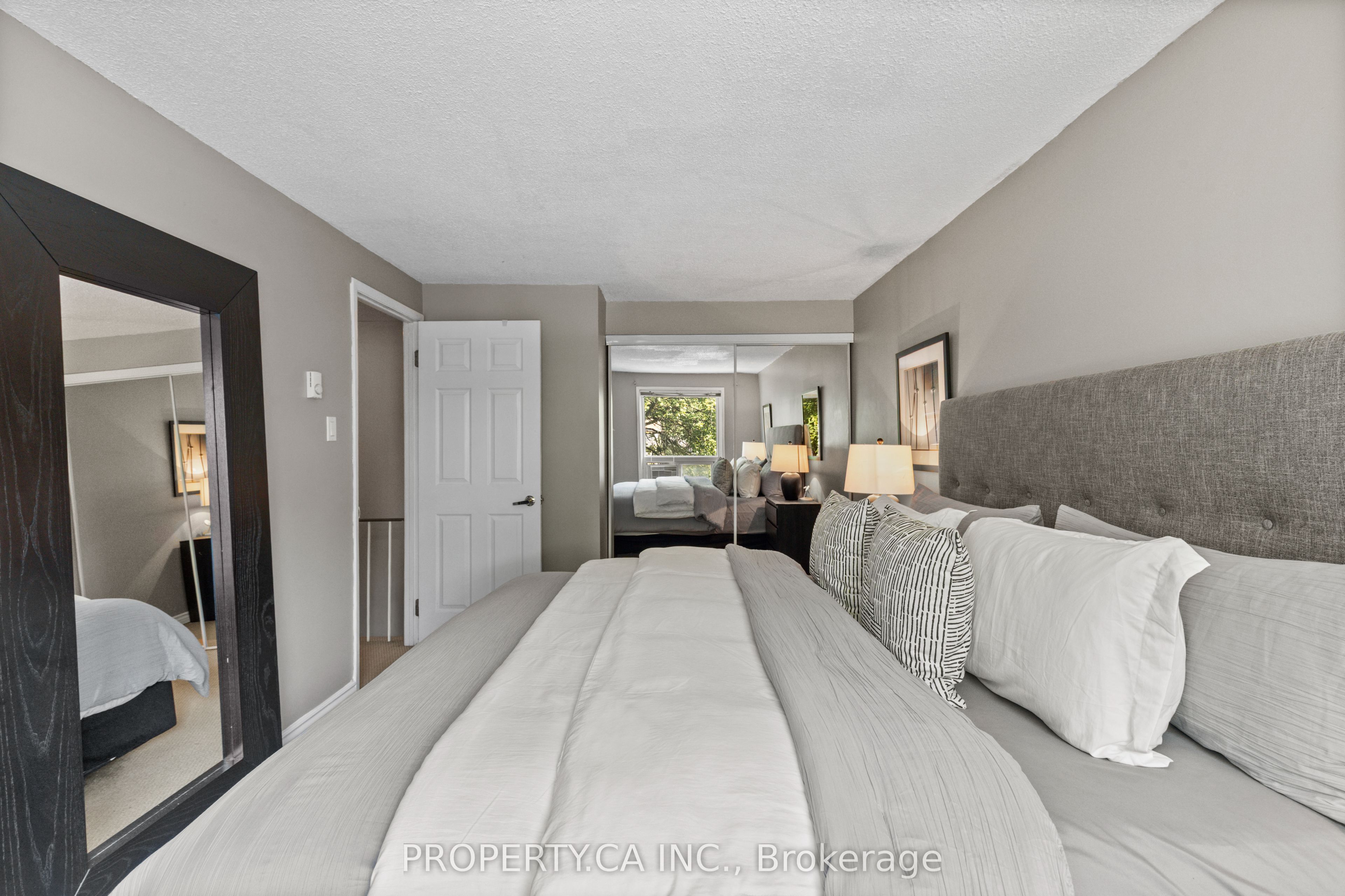 37 Gladstone Square Property Photo 15