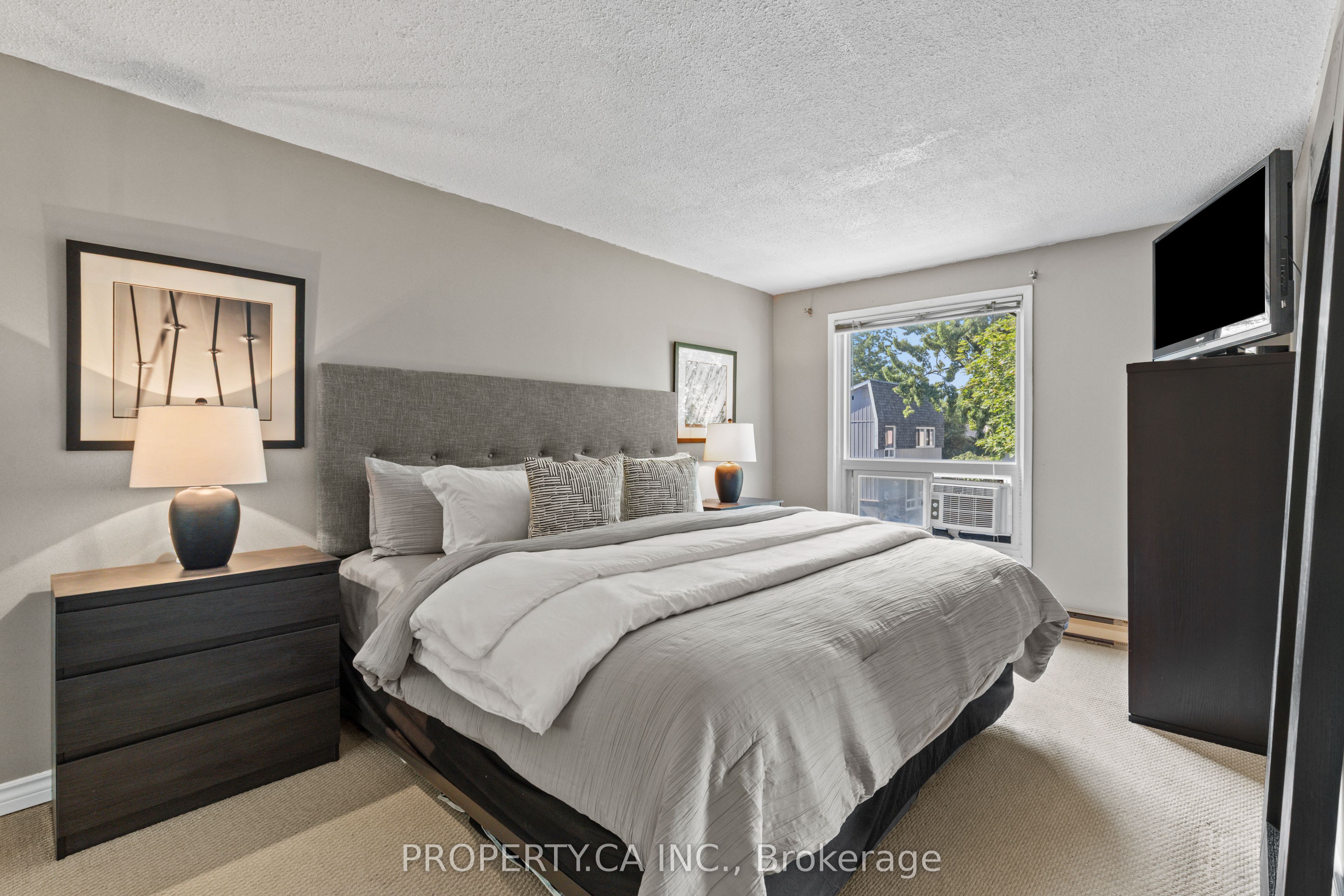 37 Gladstone Square Property Photo 16