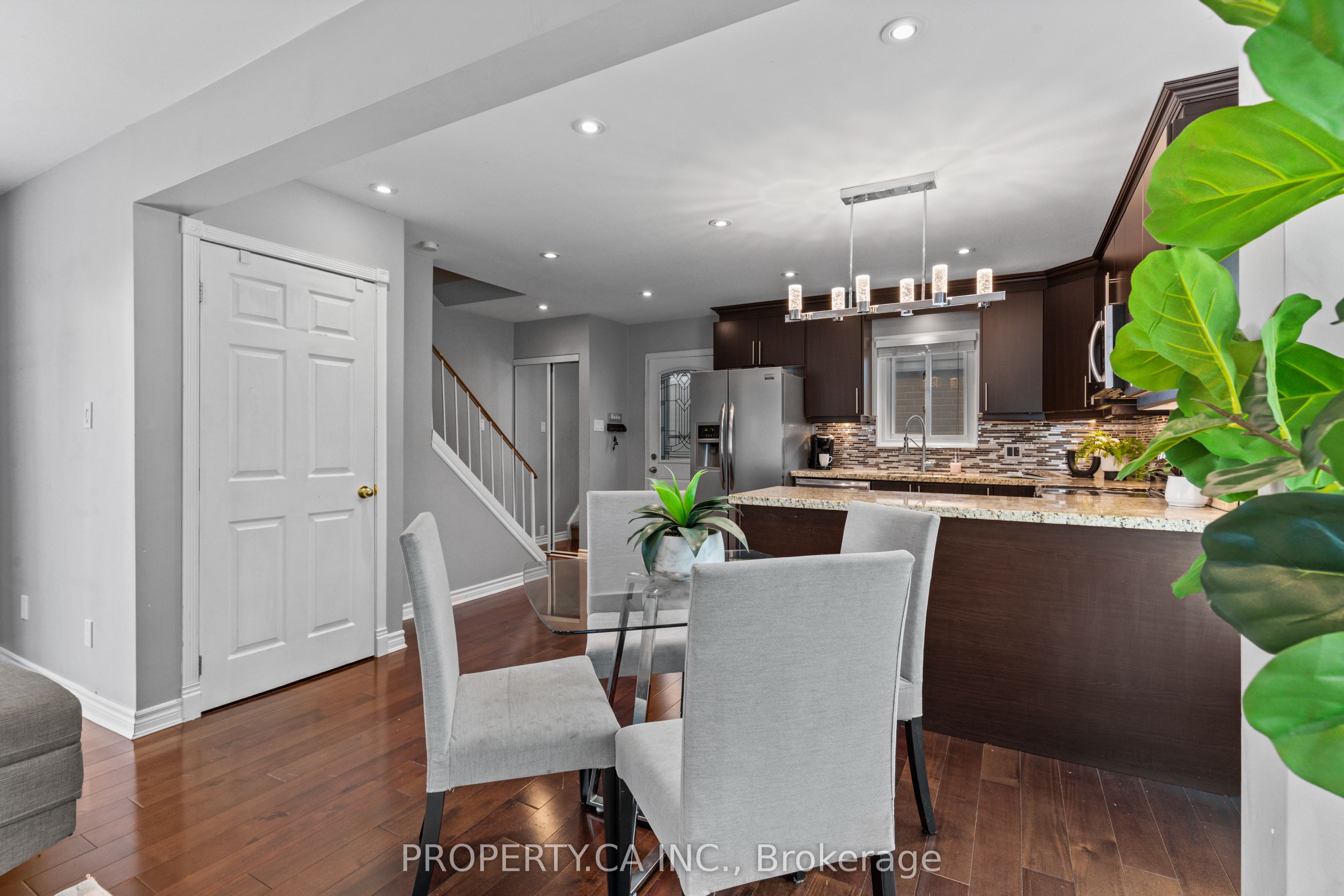 37 Gladstone Square Property Photo 20