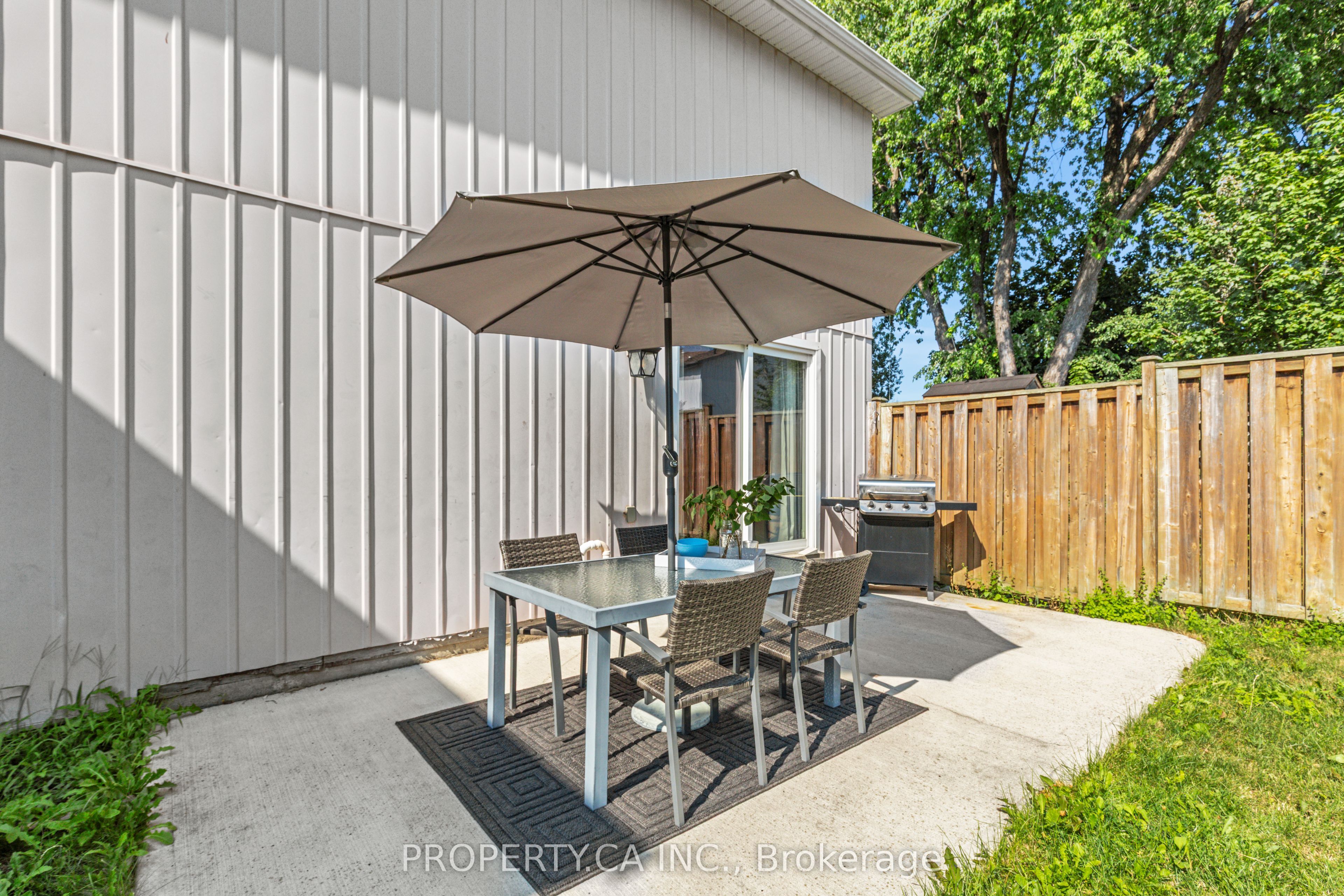 37 Gladstone Square Property Photo 25