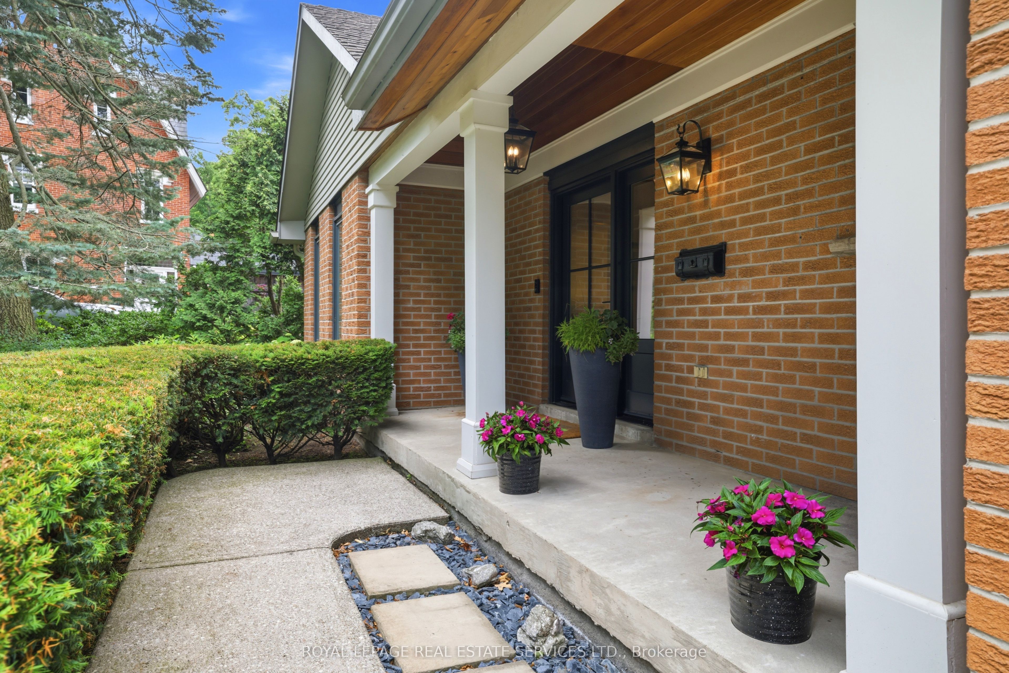11 Regency Court Property Photo 6