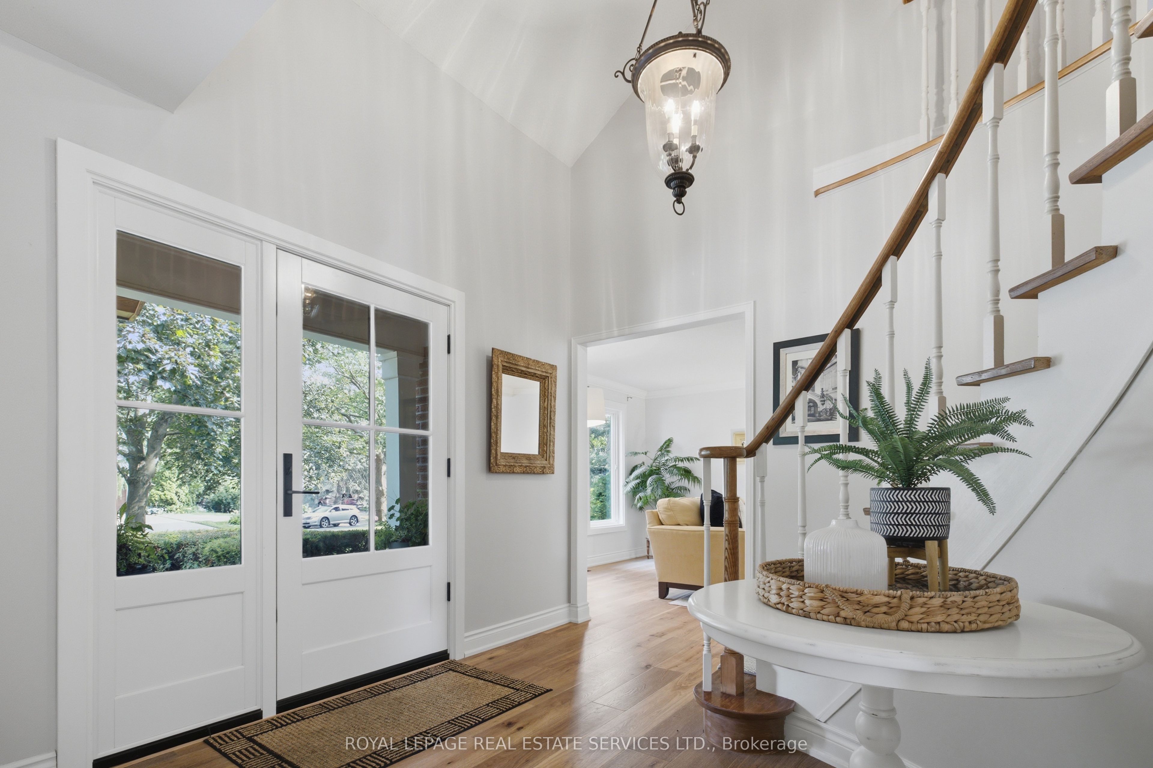 11 Regency Court Property Photo 7