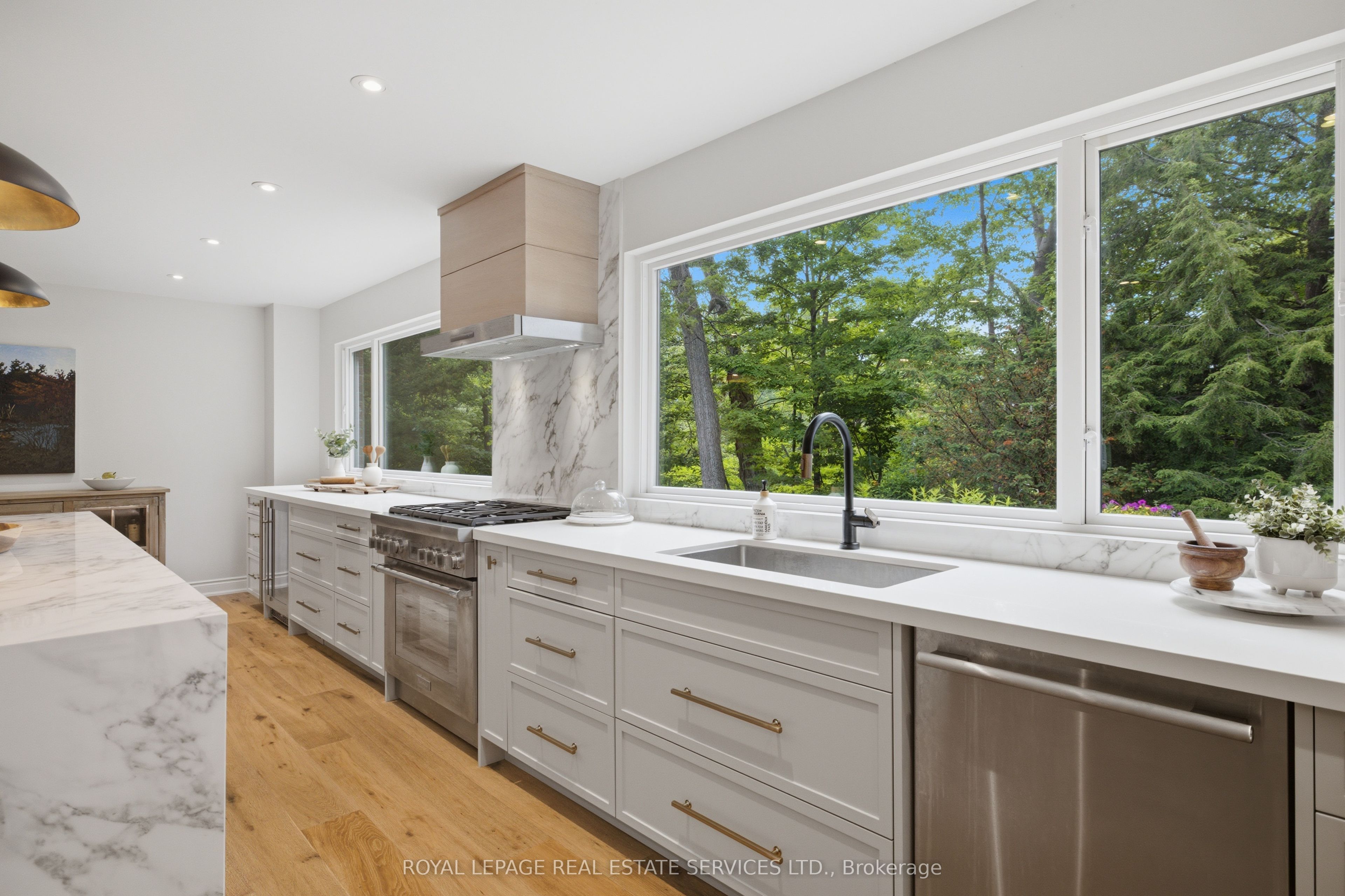 11 Regency Court Property Photo 12