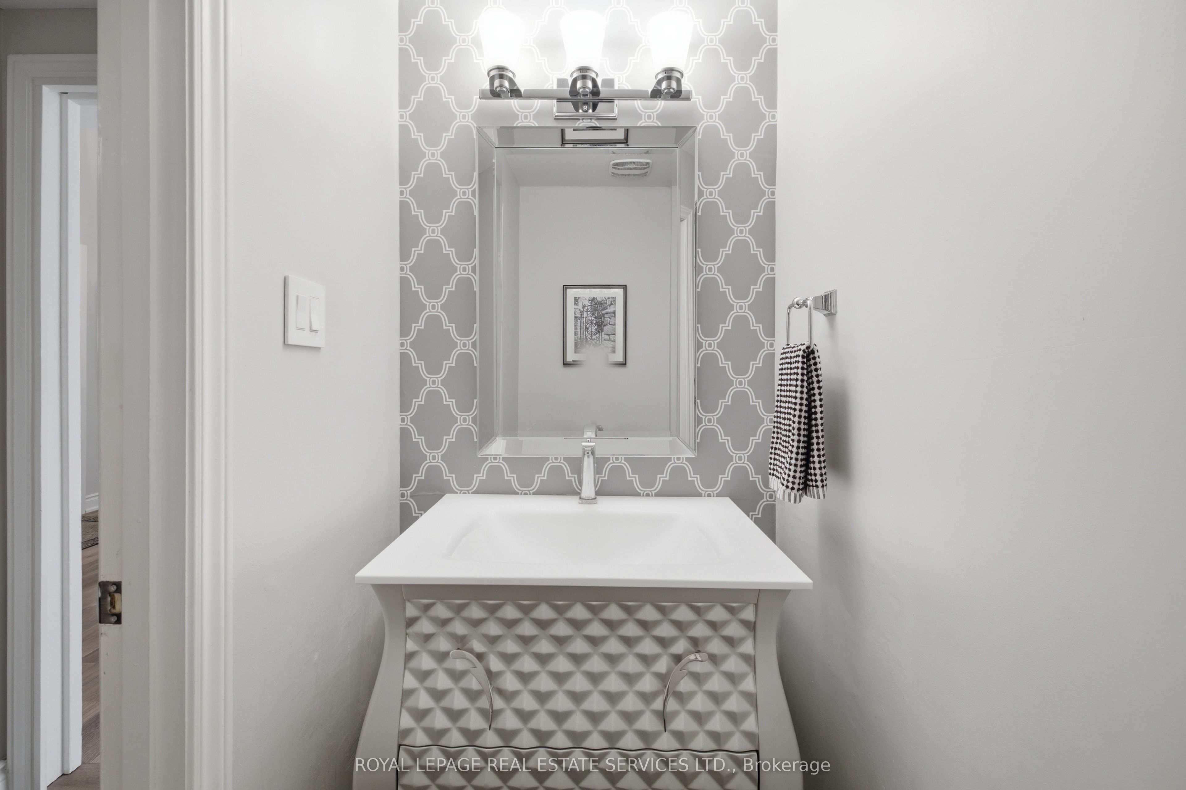 11 Regency Court Property Photo 21
