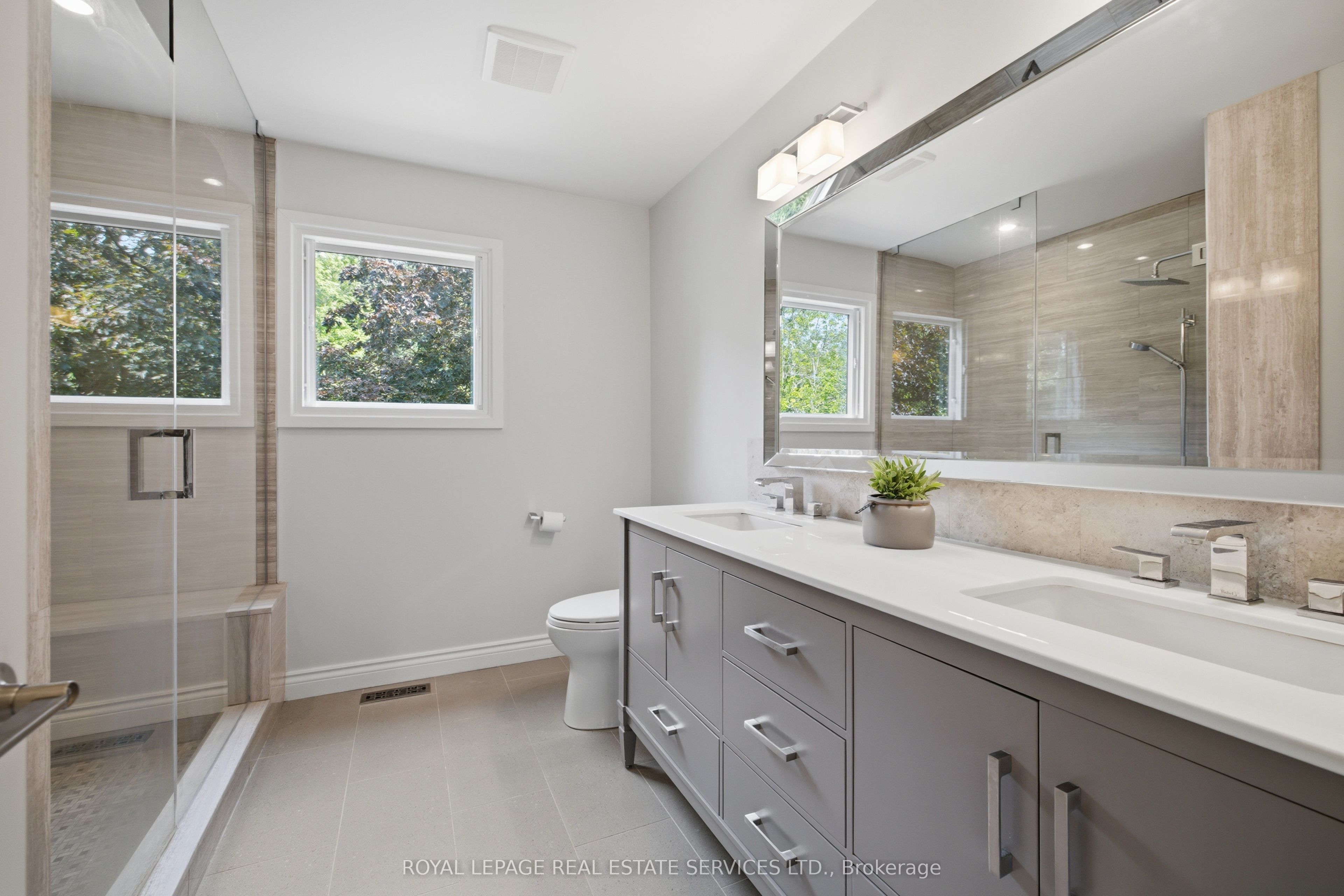 11 Regency Court Property Photo 25