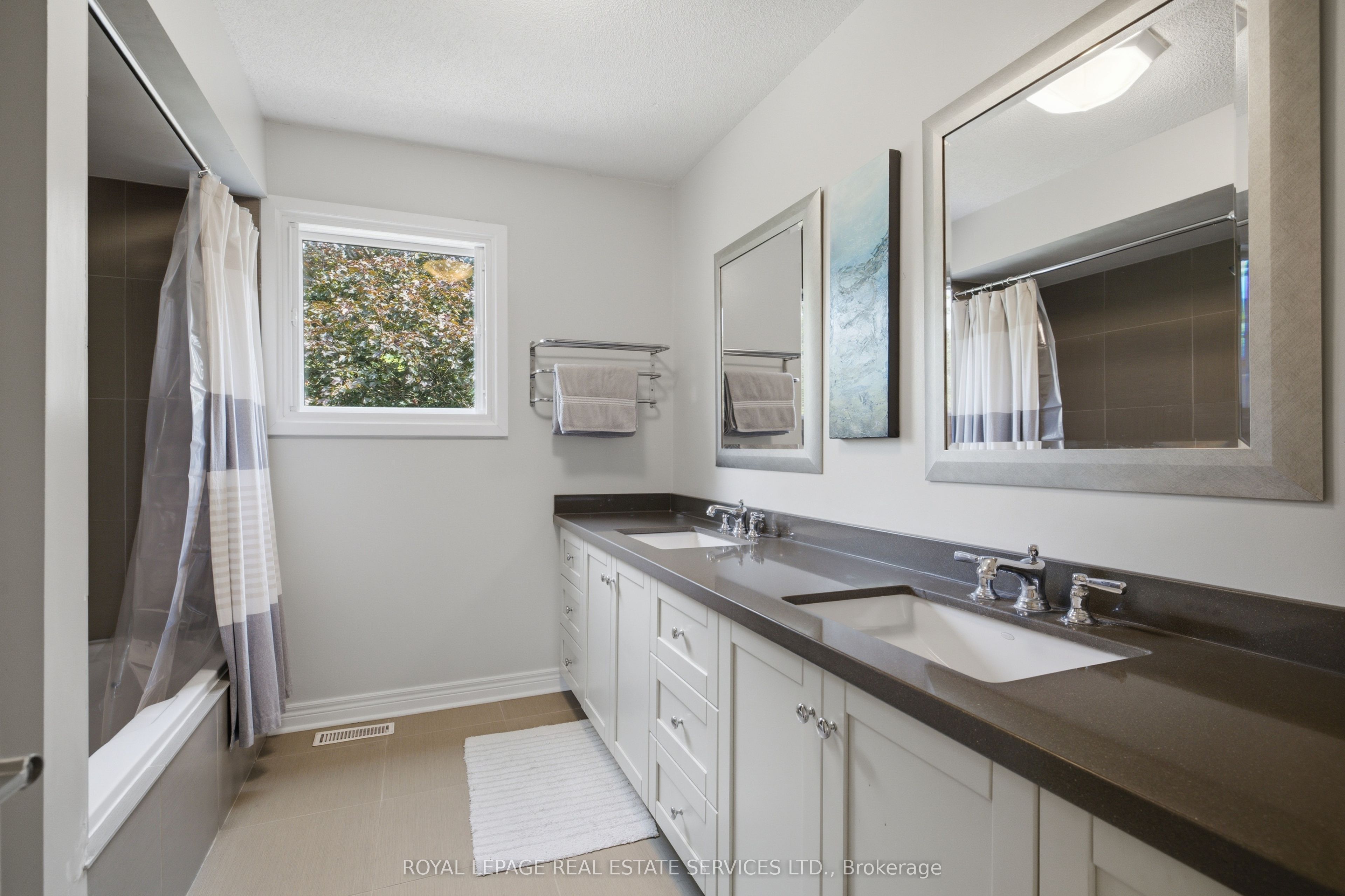 11 Regency Court Property Photo 29