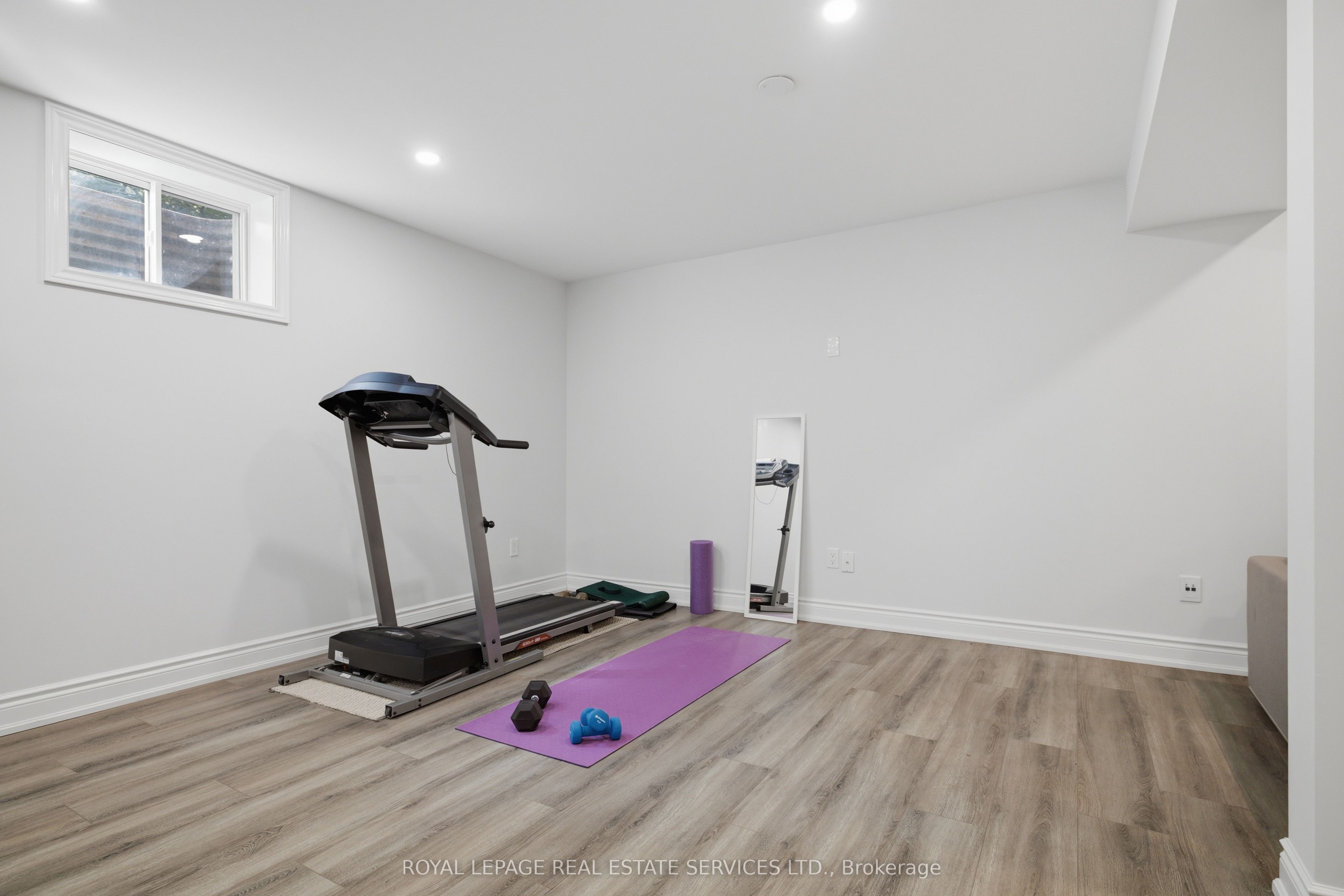 11 Regency Court Property Photo 35