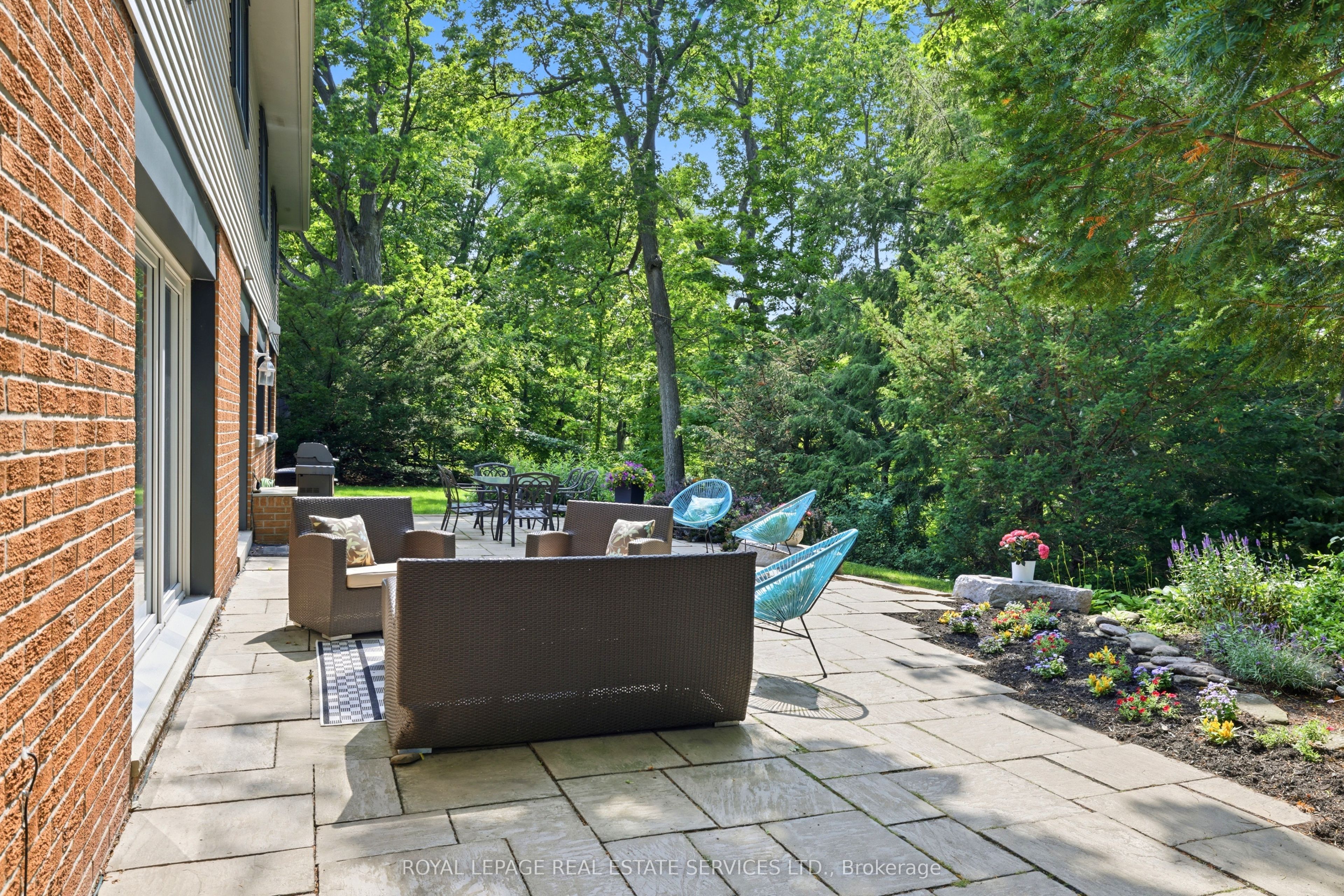 11 Regency Court Property Photo 39