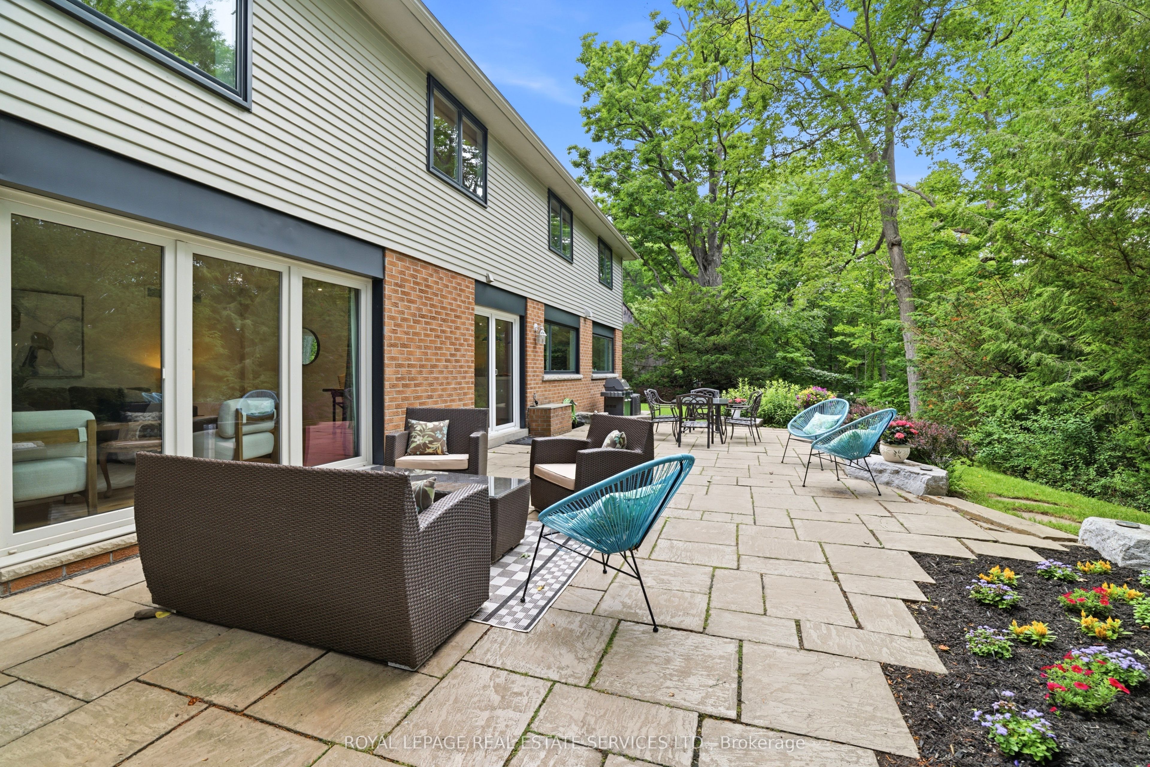 11 Regency Court Property Photo 41