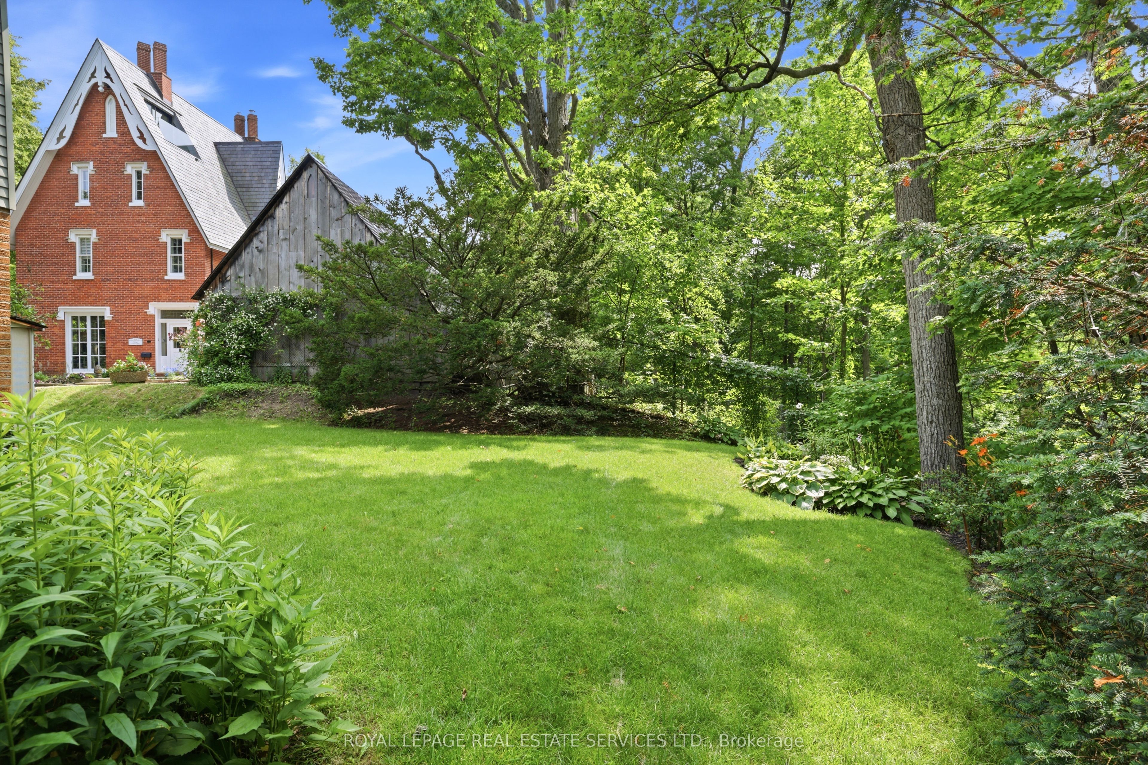 11 Regency Court Property Photo 42