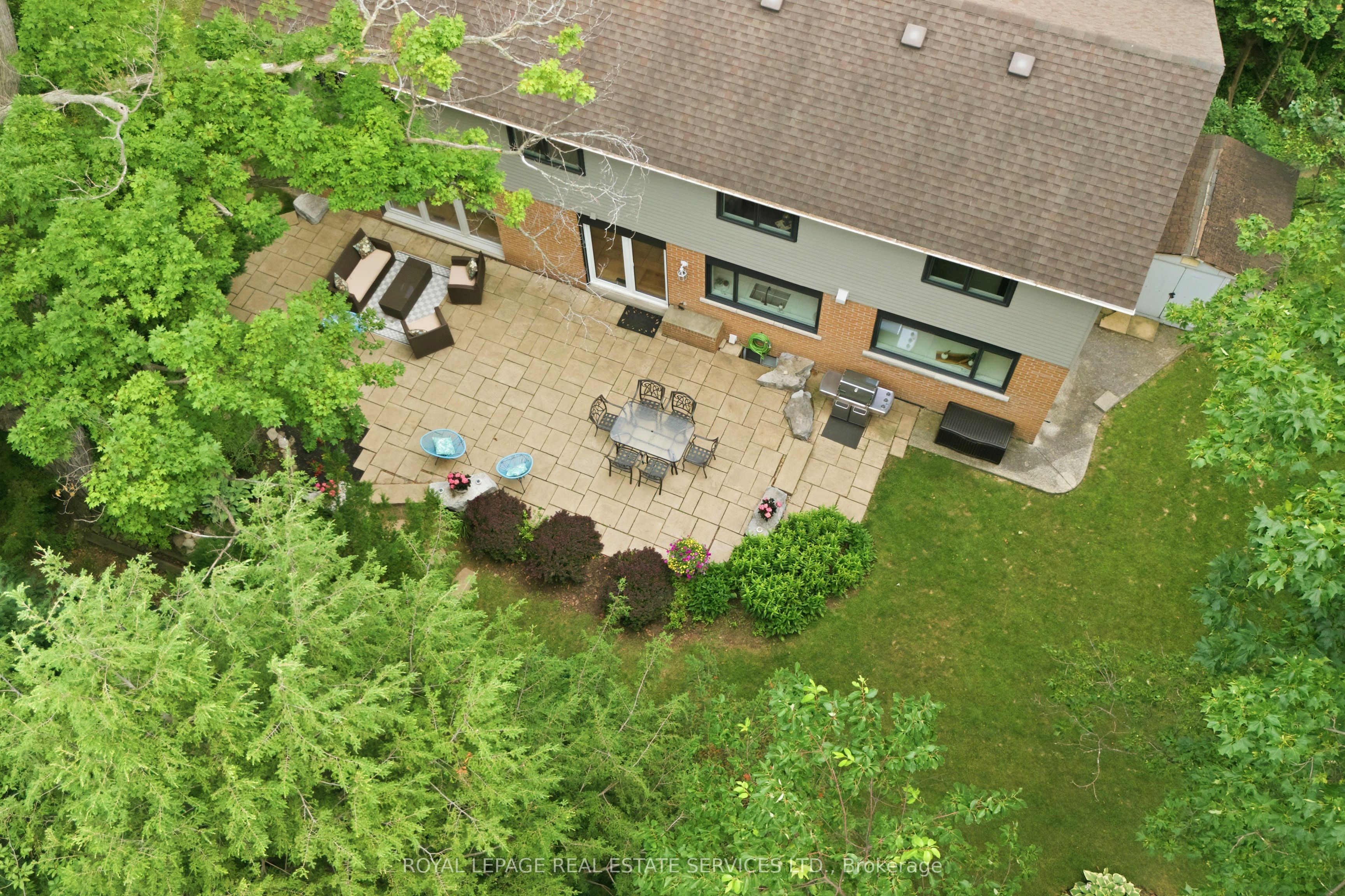 11 Regency Court Property Photo 43