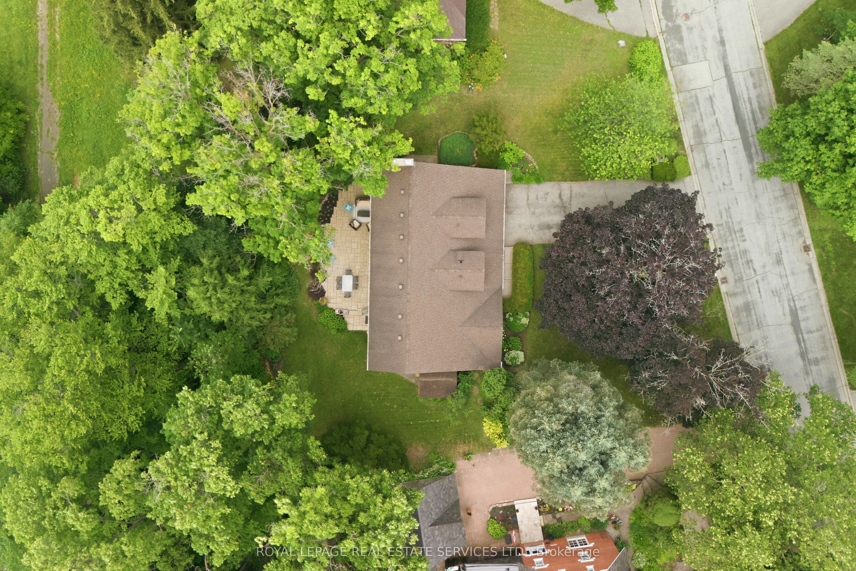 11 Regency Court Property Photo 44