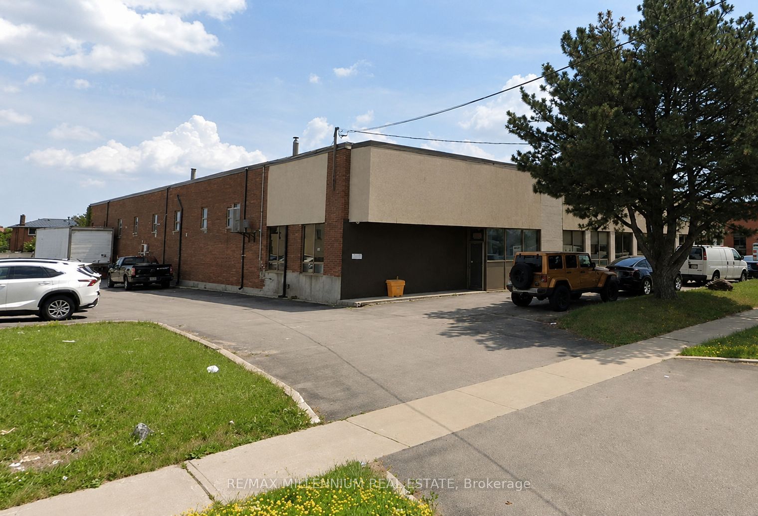 465 Norfinch Drive 1 Property Photo 2