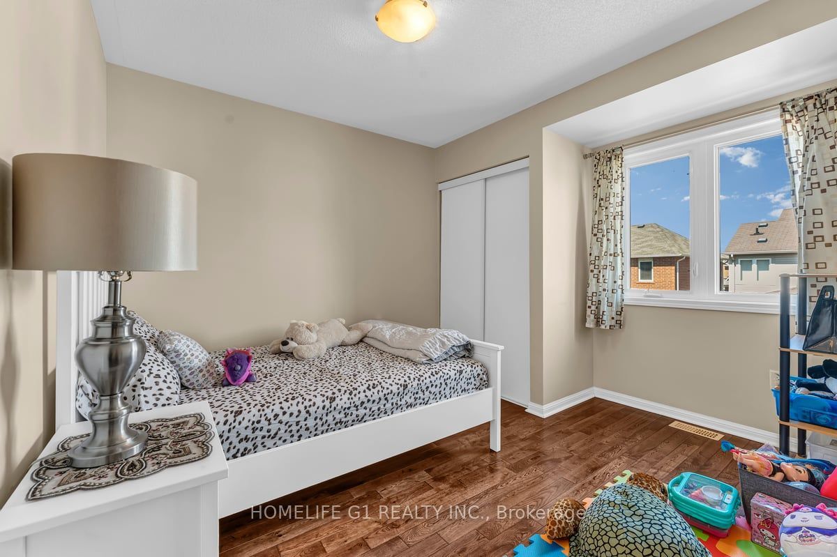 889 Challinor Terrace Property Photo 17
