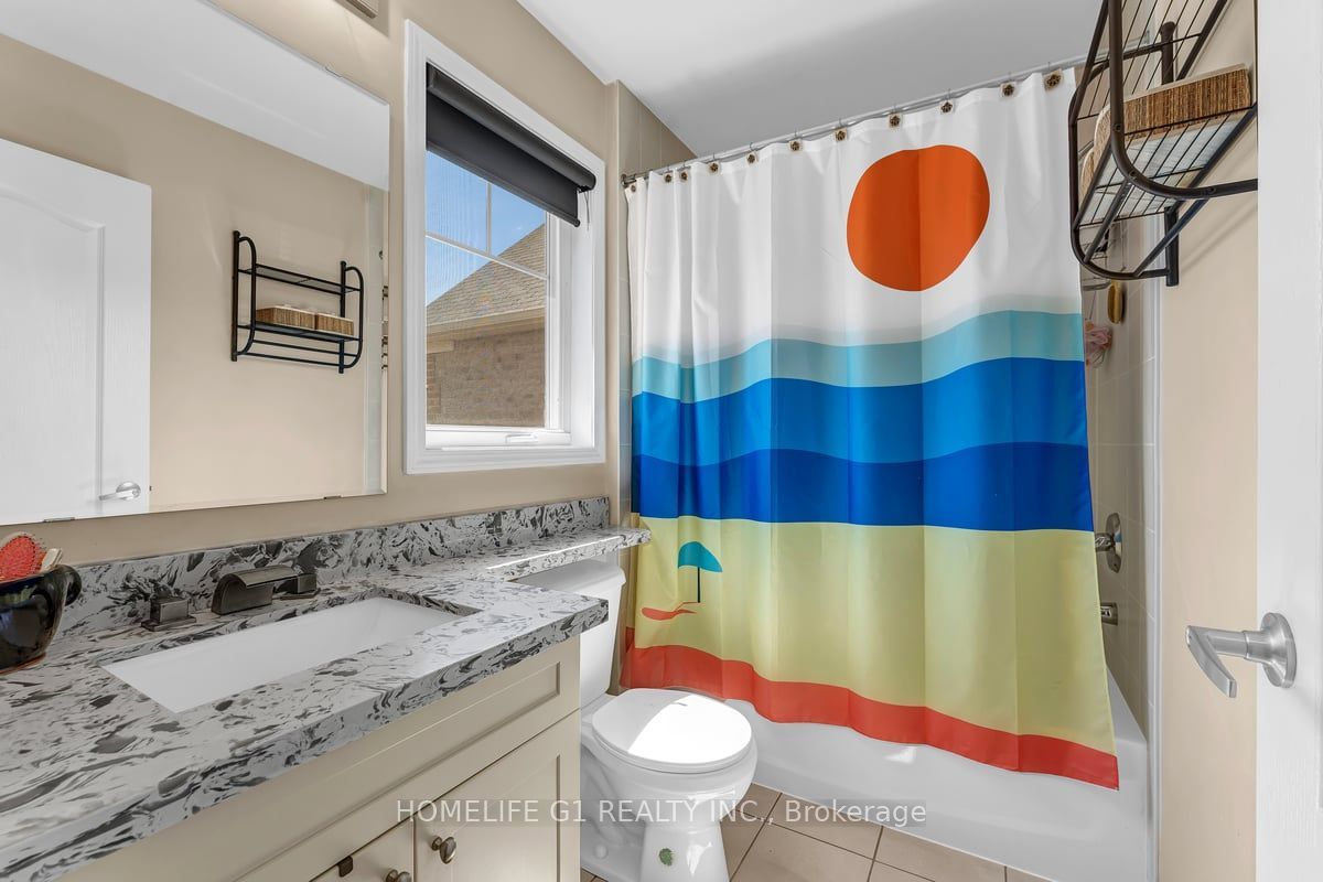889 Challinor Terrace Property Photo 18