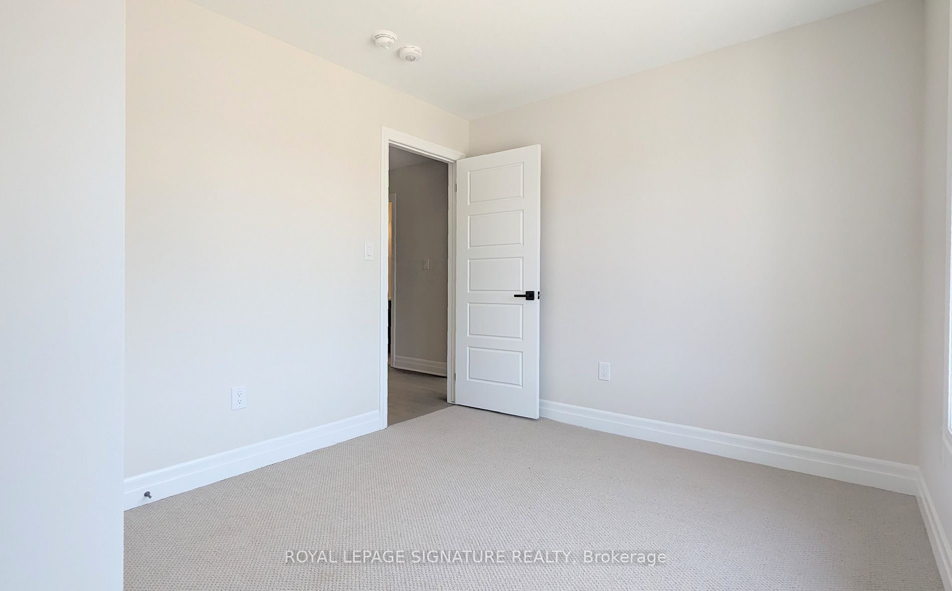 1225 Manitou Way Property Photo 8