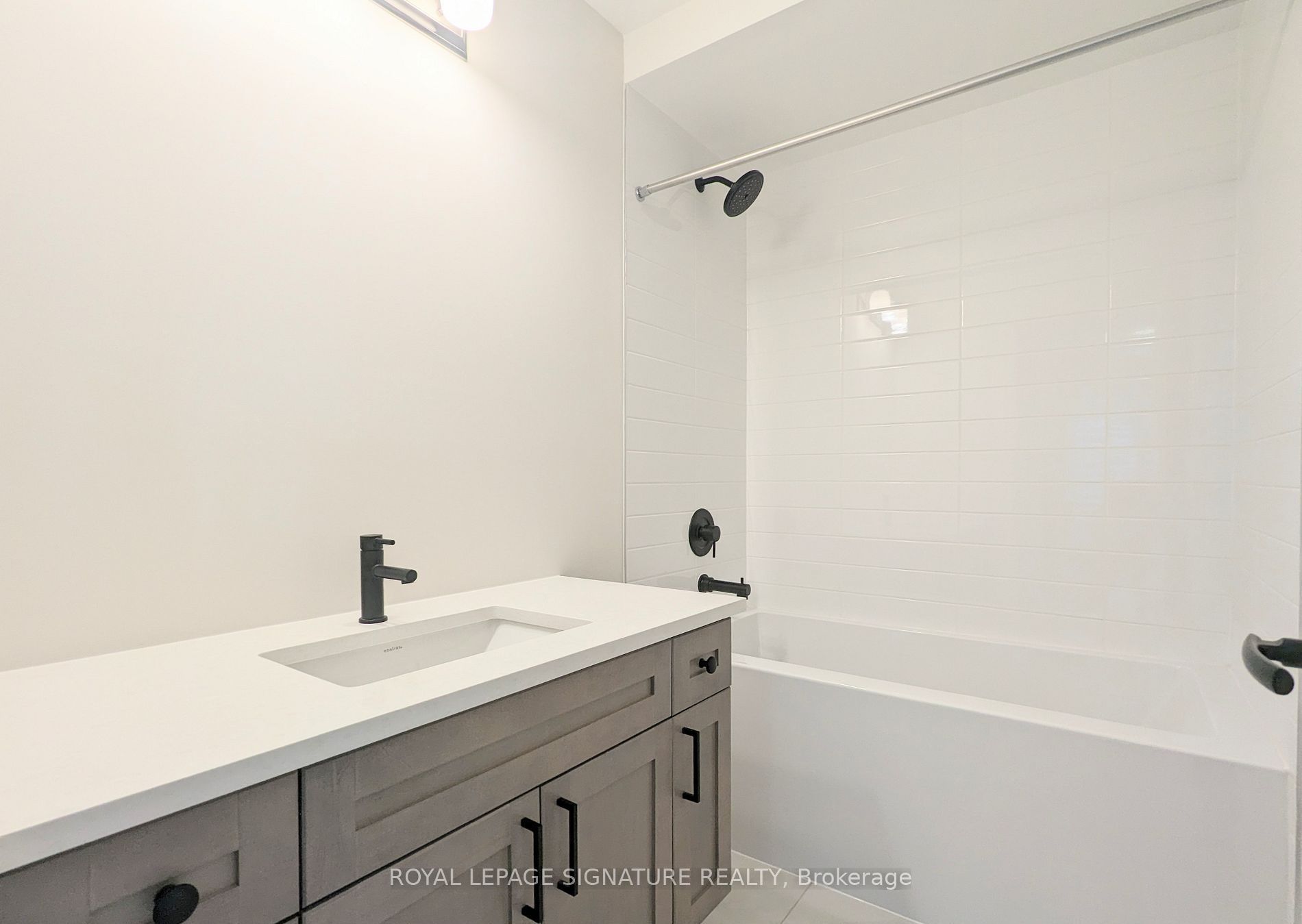 1225 Manitou Way Property Photo 12