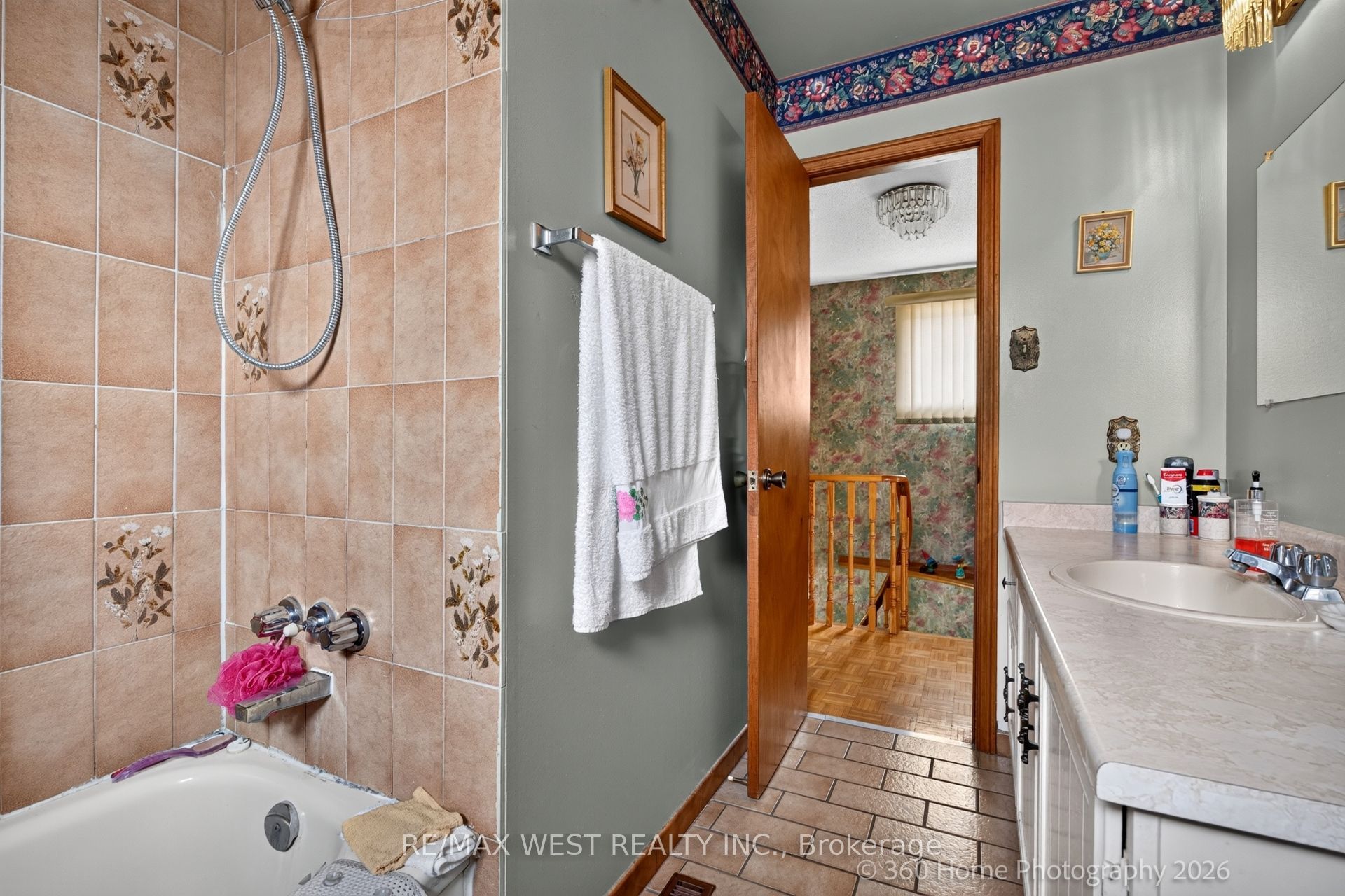 4157 Ottewell Crescent Property Photo 13