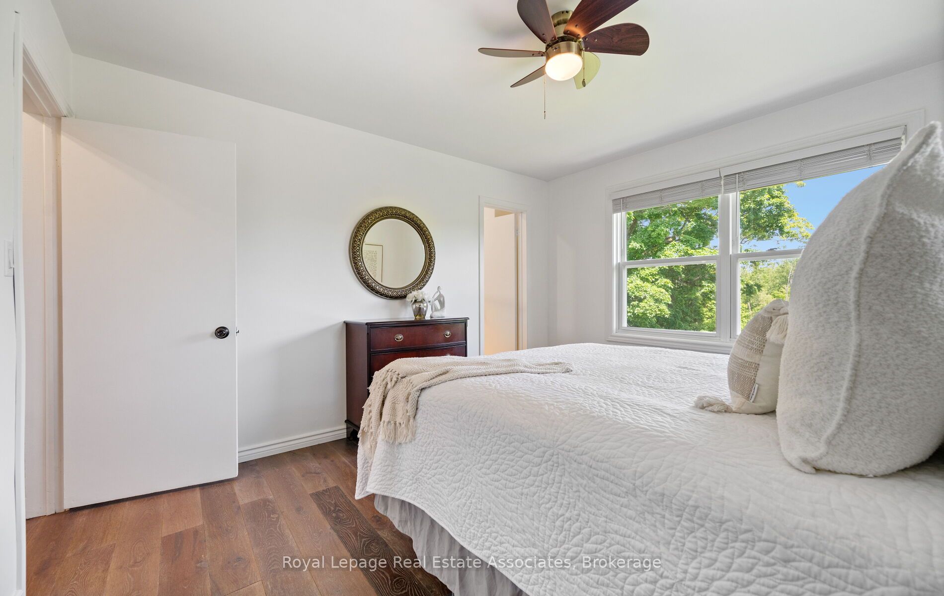 7462 15 Side Road Property Photo 18