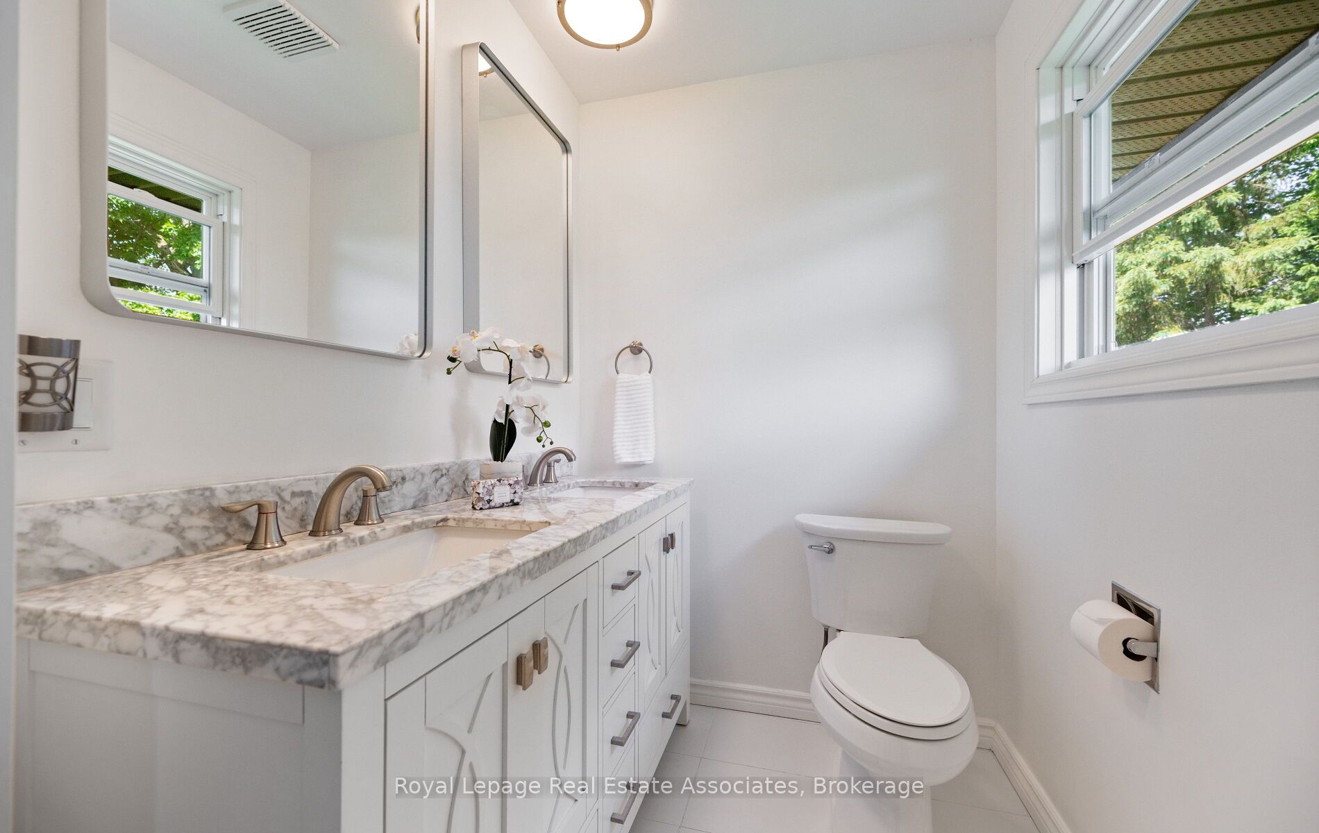 7462 15 Side Road Property Photo 20