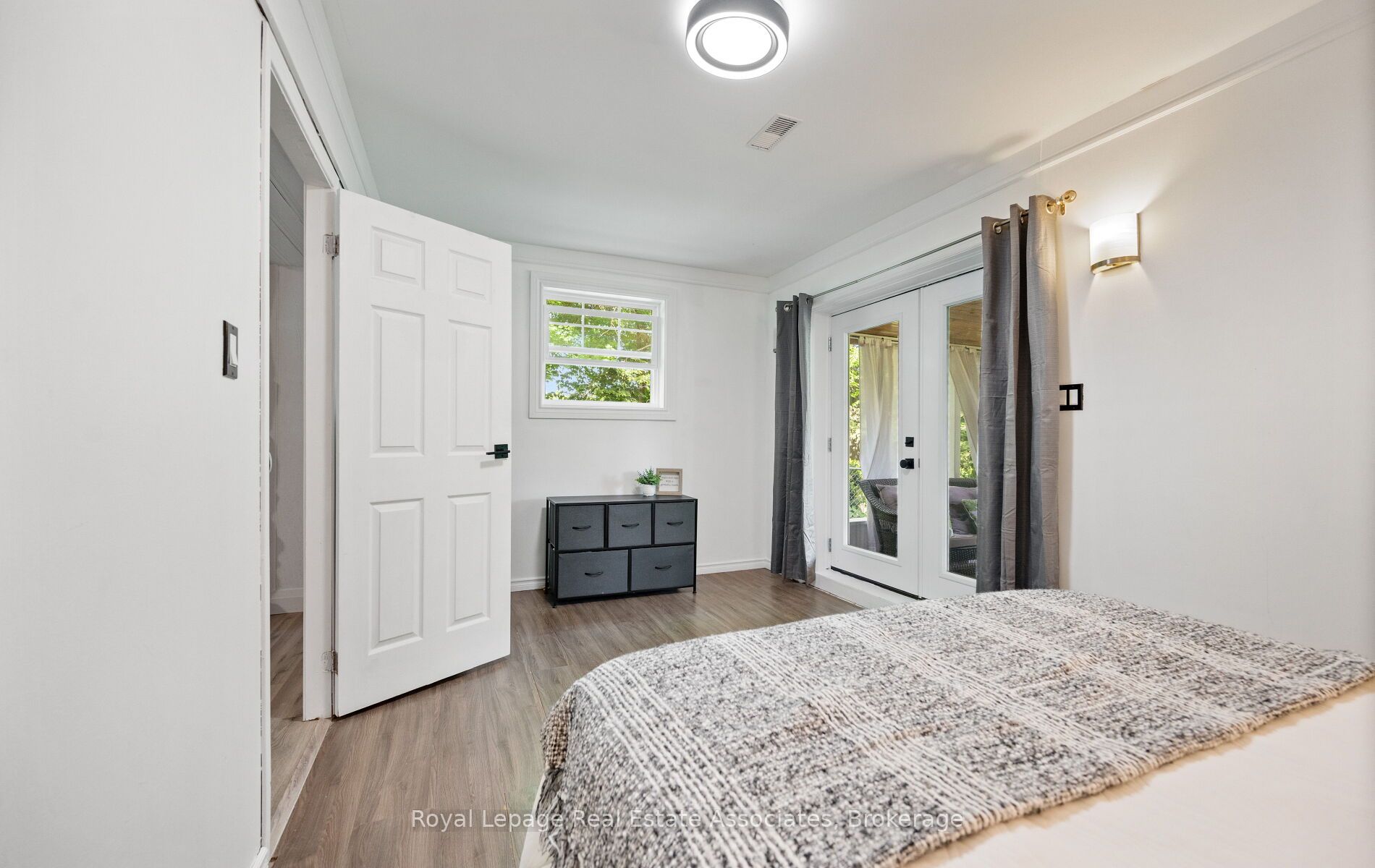 7462 15 Side Road Property Photo 32