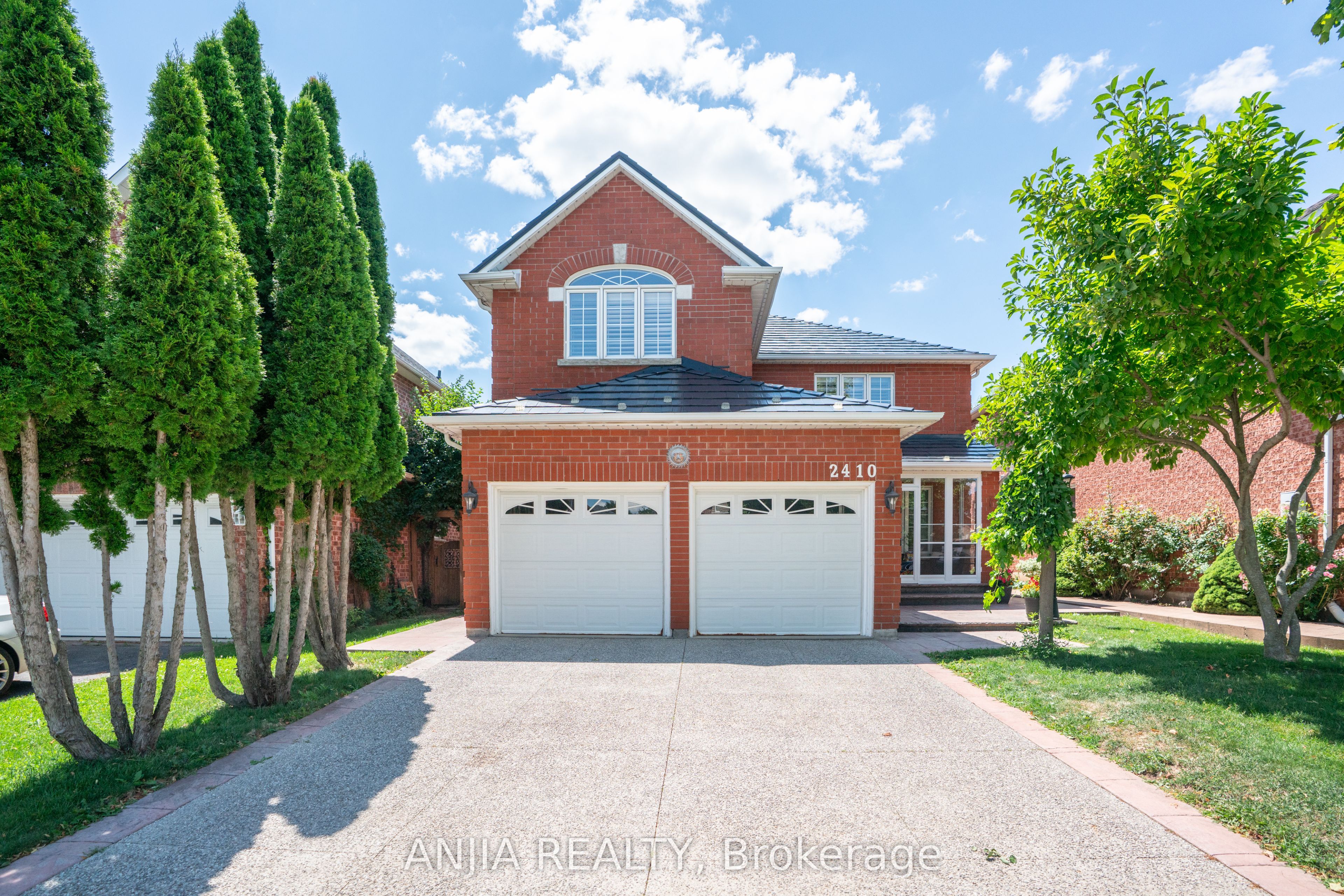 2410 Eden Valley Drive Property Photo 1