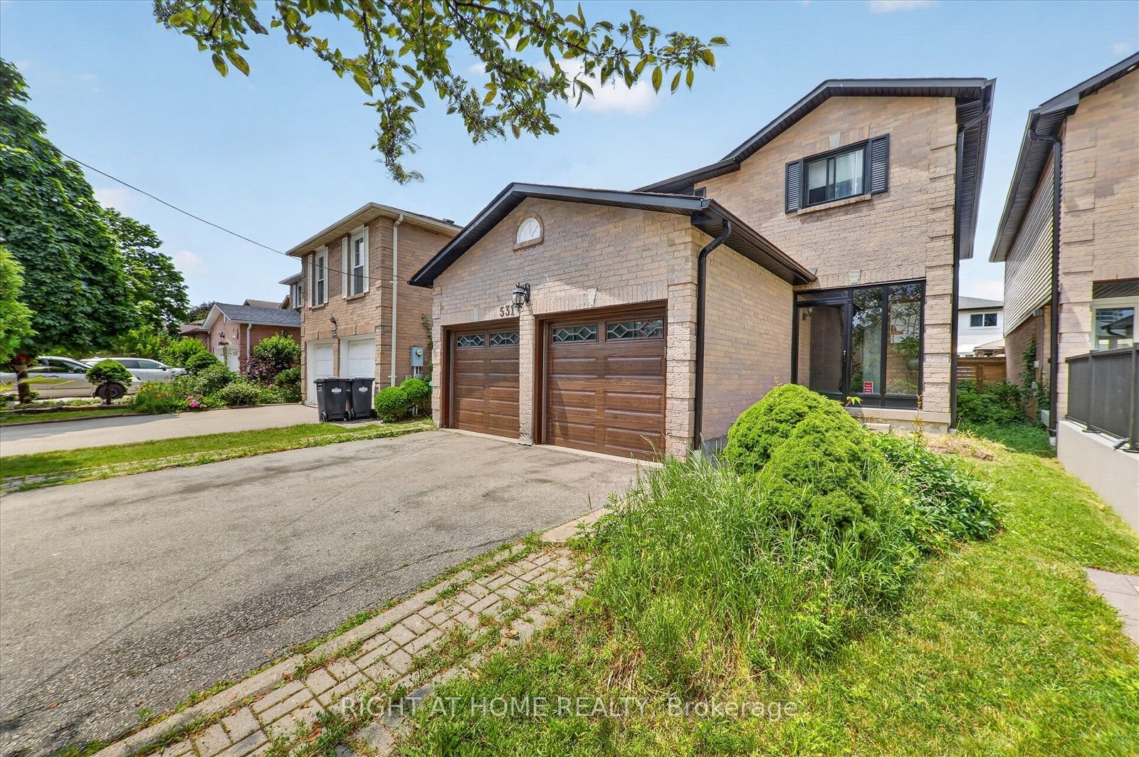 531 Wallenberg Crescent Property Photo 2