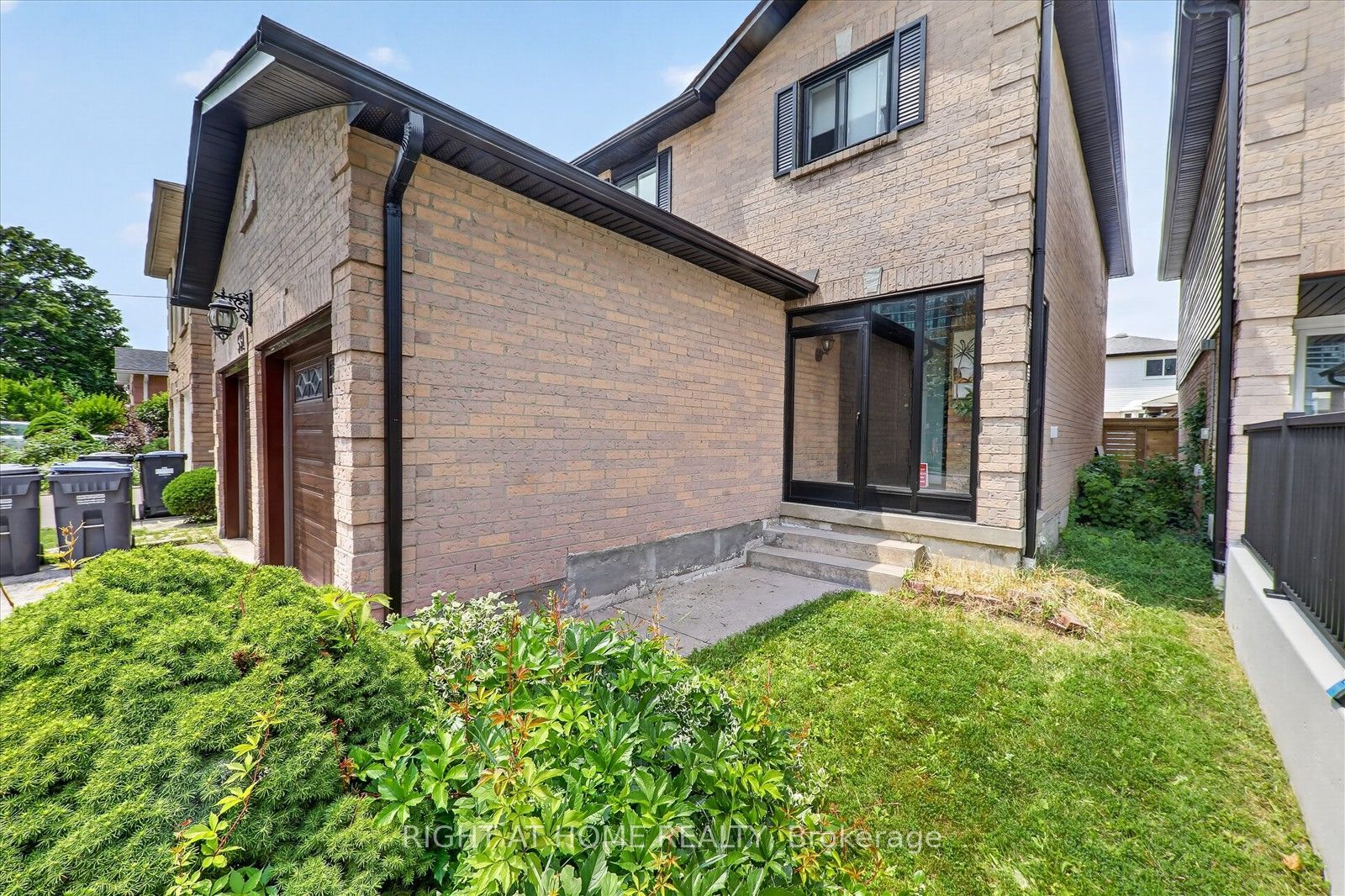 531 Wallenberg Crescent Property Photo 4