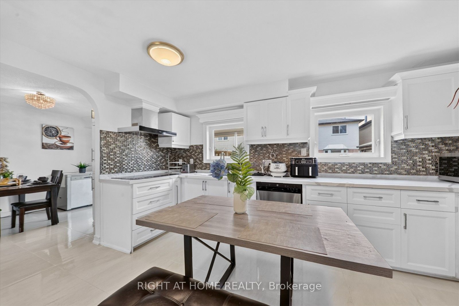 531 Wallenberg Crescent Property Photo 19