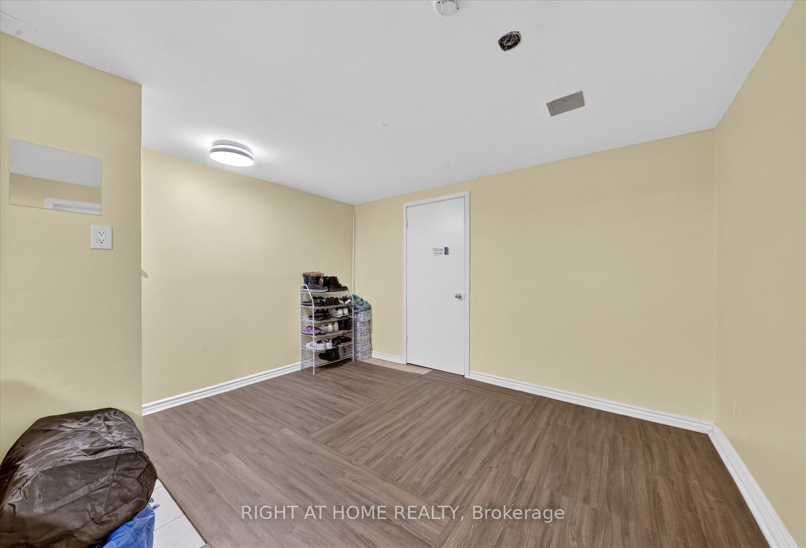 531 Wallenberg Crescent Property Photo 40