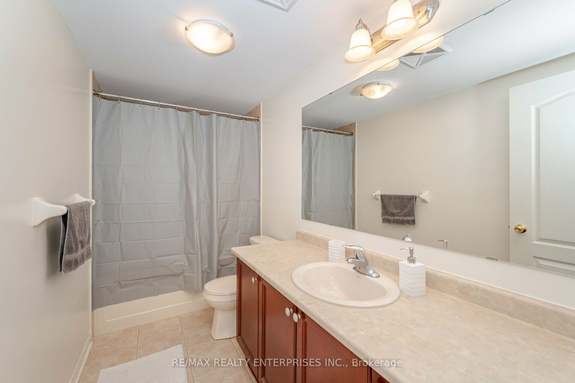3375 Thomas Street 3 Property Photo 17
