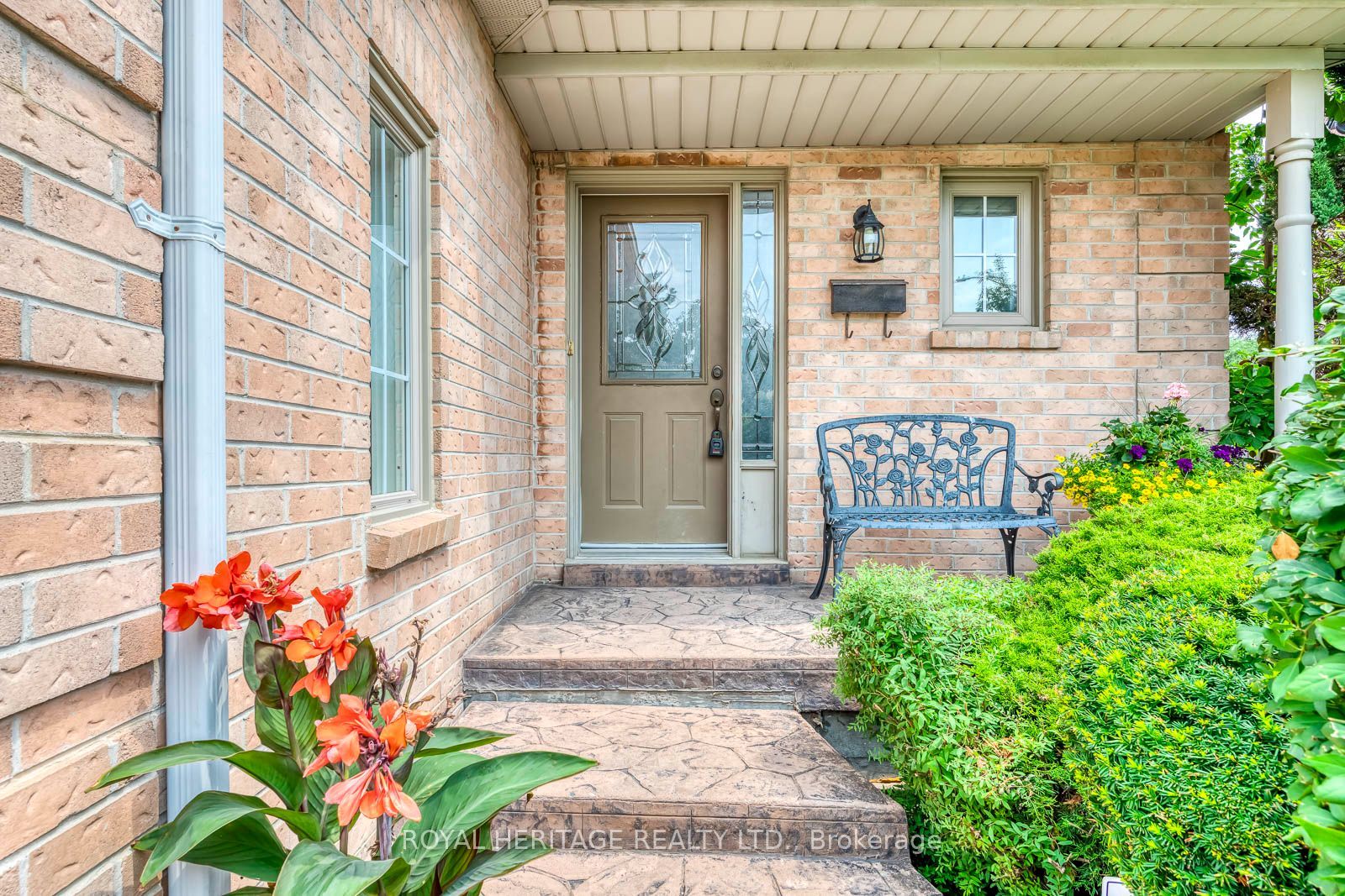 1451 Ravensmoor Crescent Property Photo 6