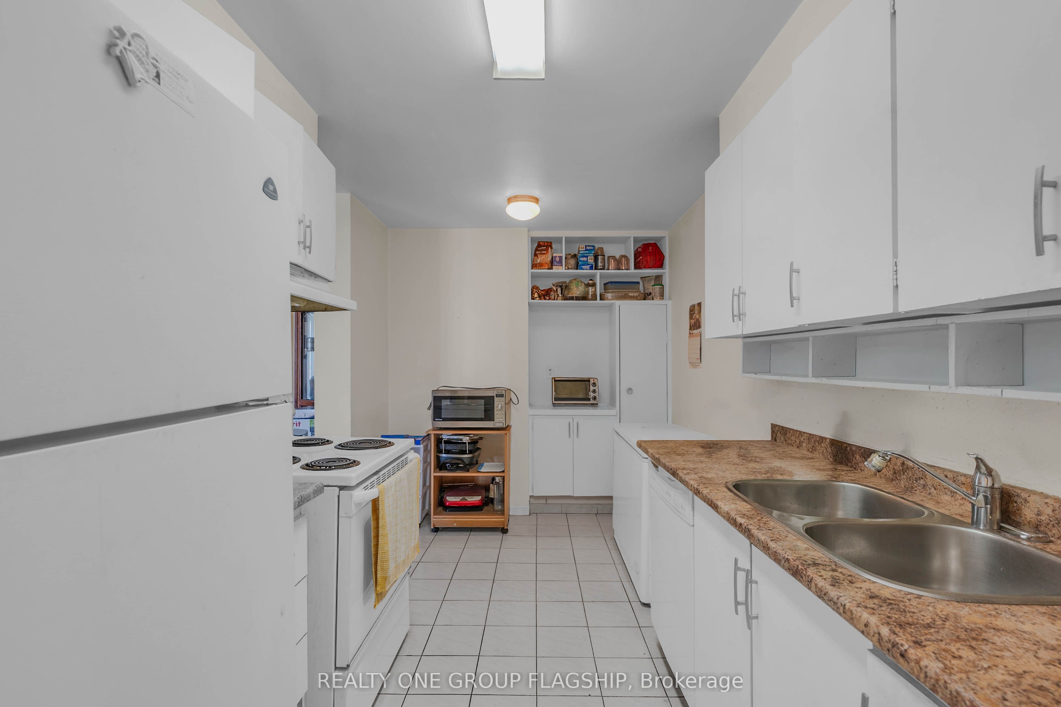 61 Richview Road 1401 Property Photo 9