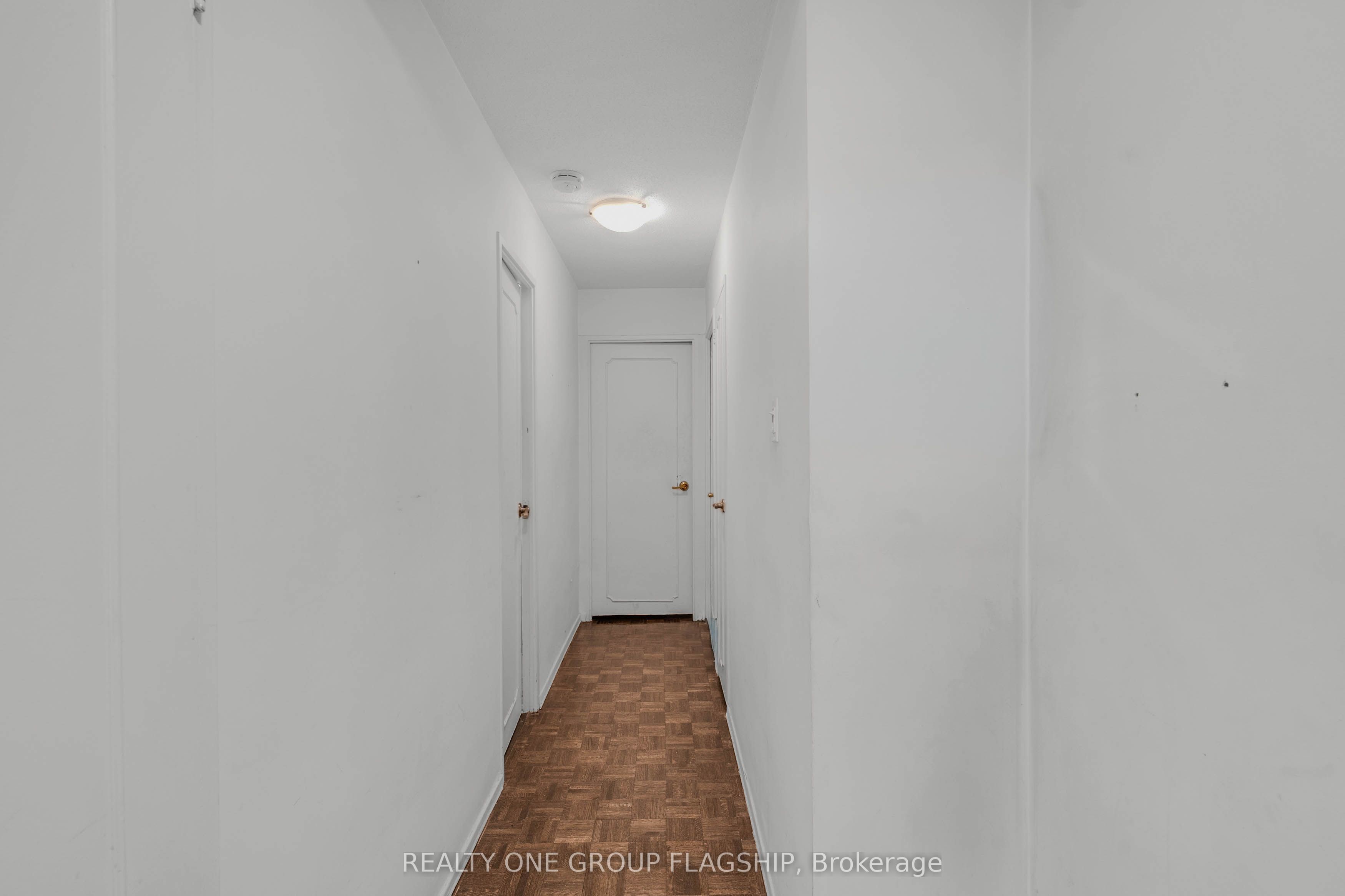 61 Richview Road 1401 Property Photo 11