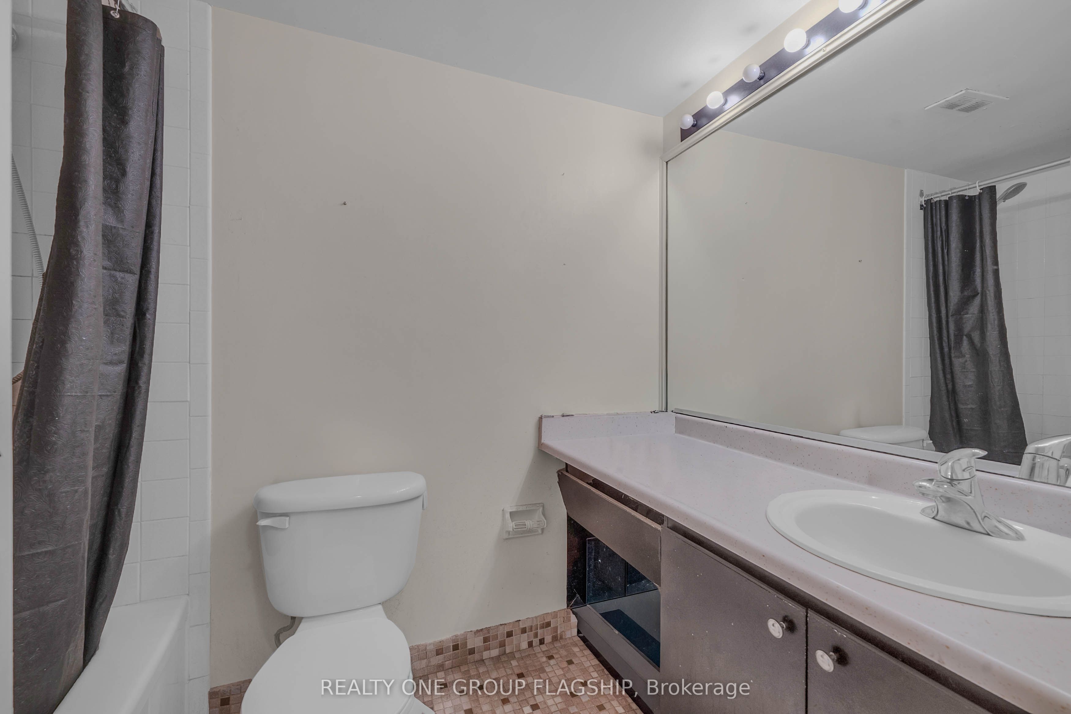 61 Richview Road 1401 Property Photo 14
