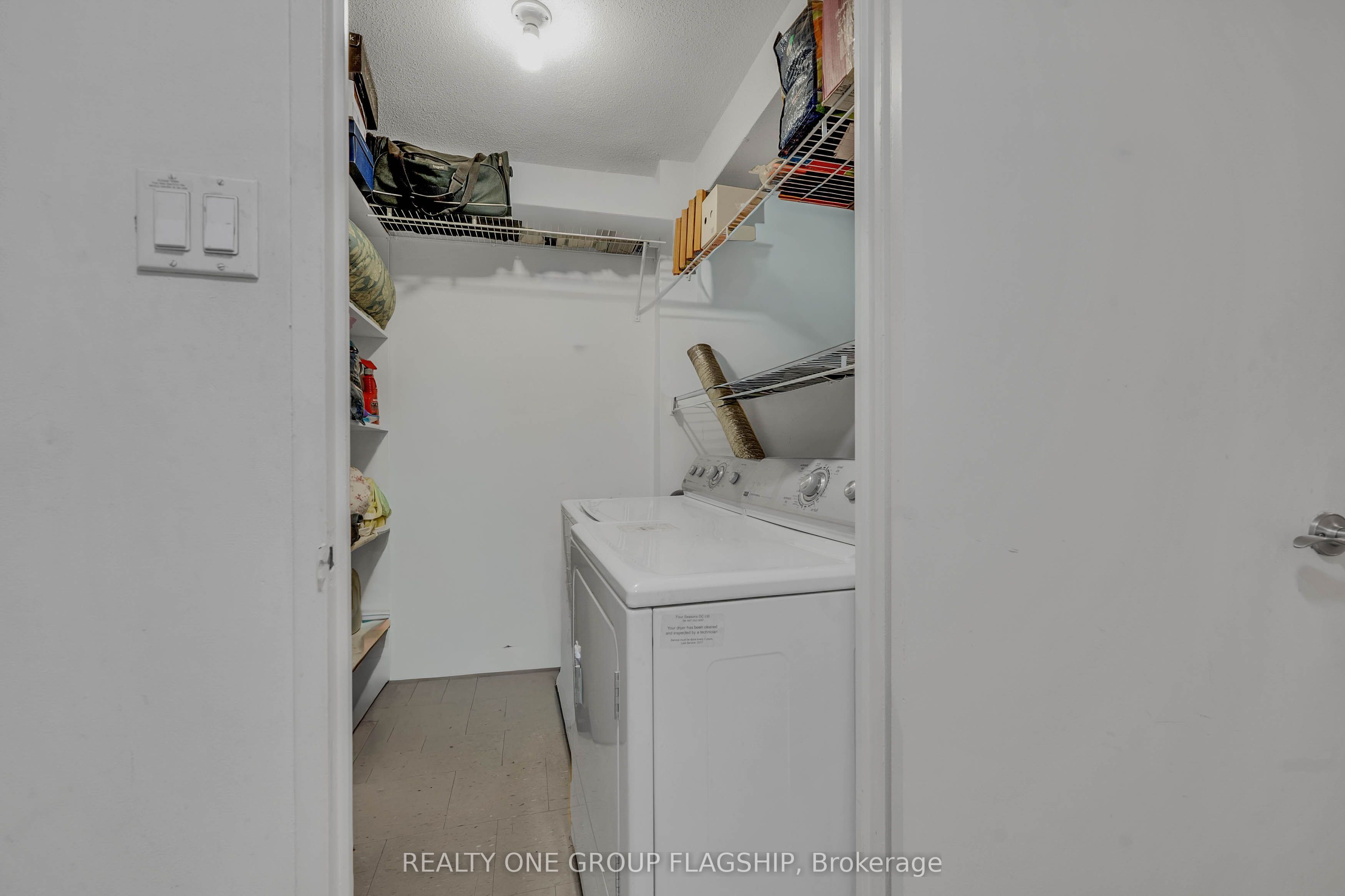 61 Richview Road 1401 Property Photo 15