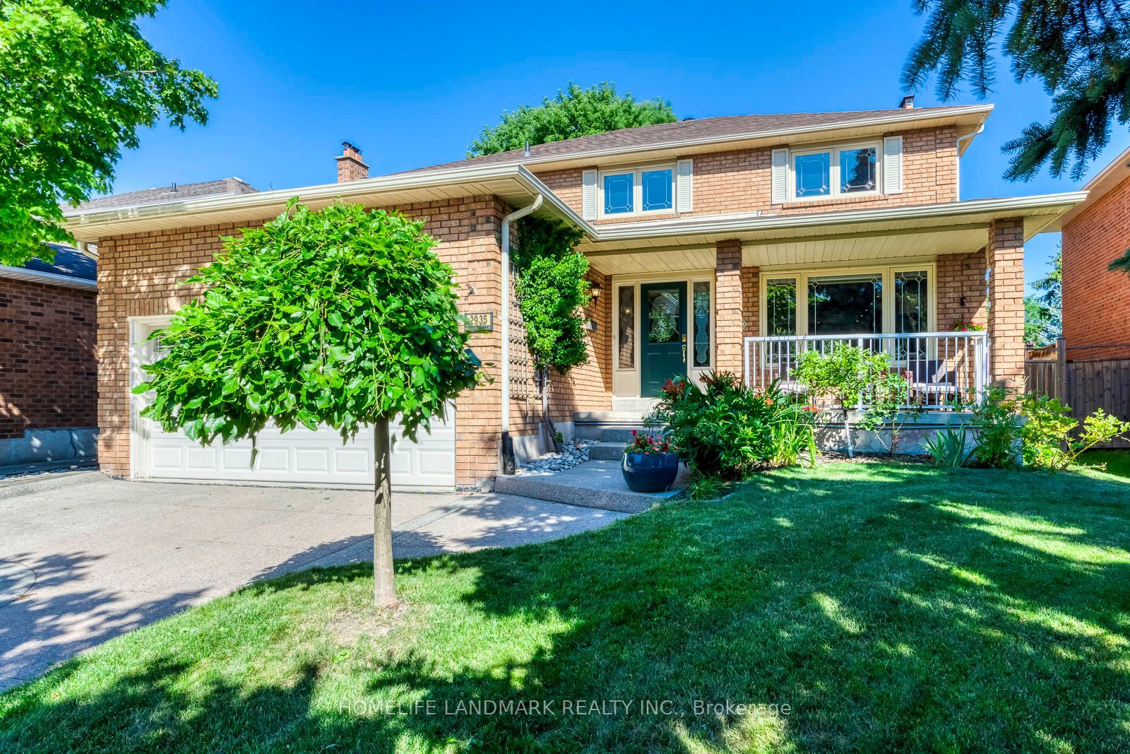 2935 Kingsway Drive Property Photo 2