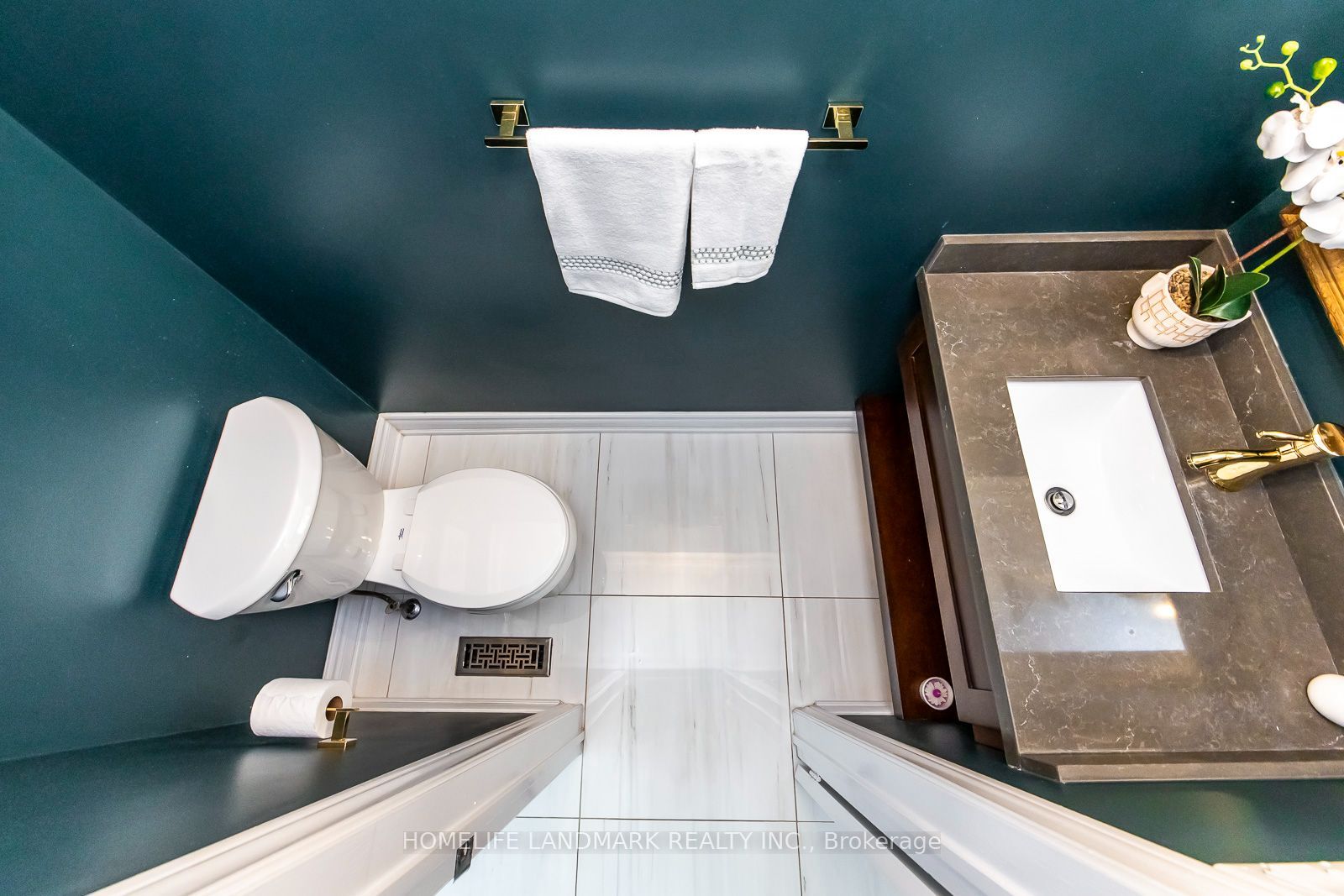 2935 Kingsway Drive Property Photo 25