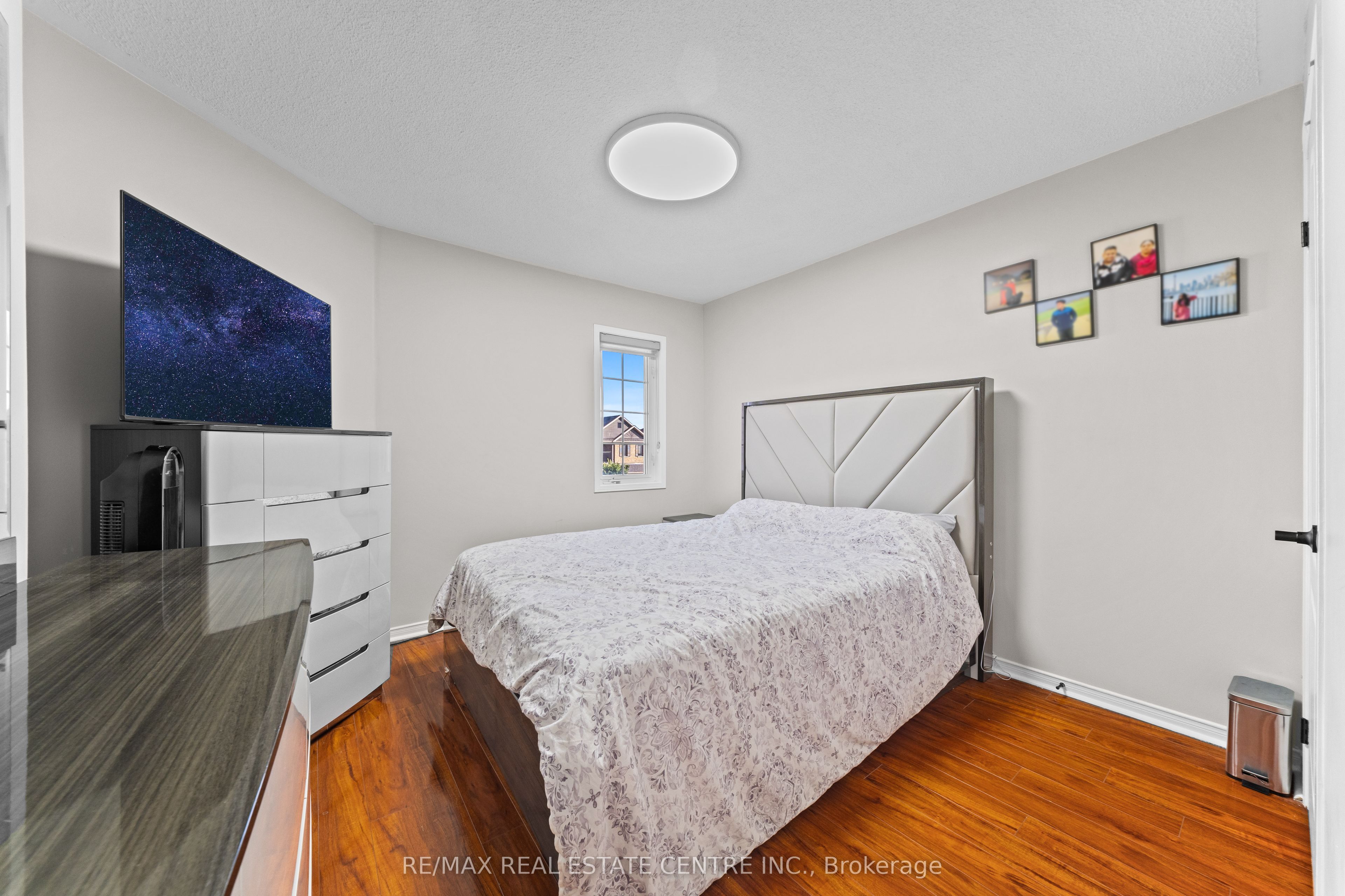 10 Midvale Road Property Photo 23