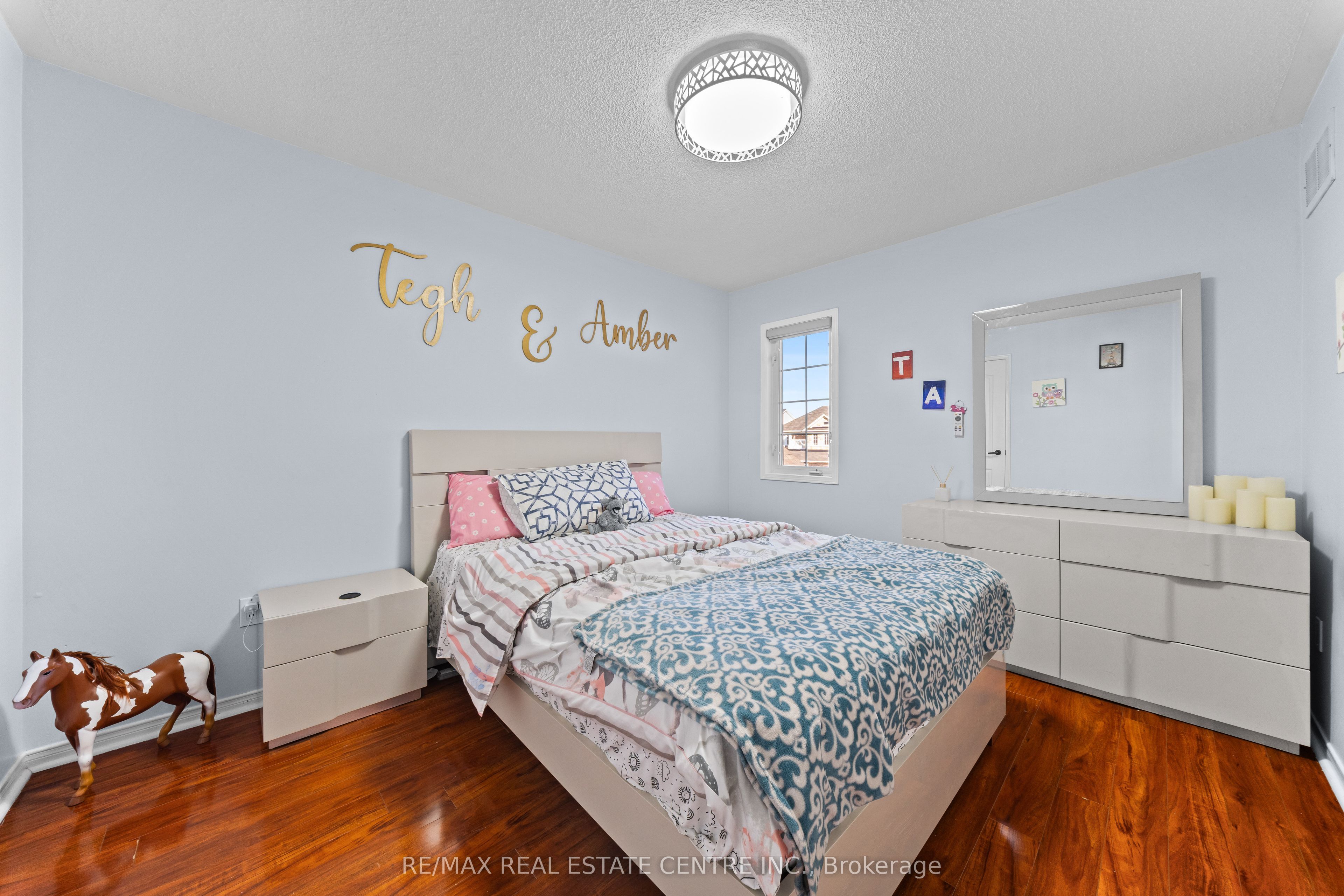 10 Midvale Road Property Photo 24