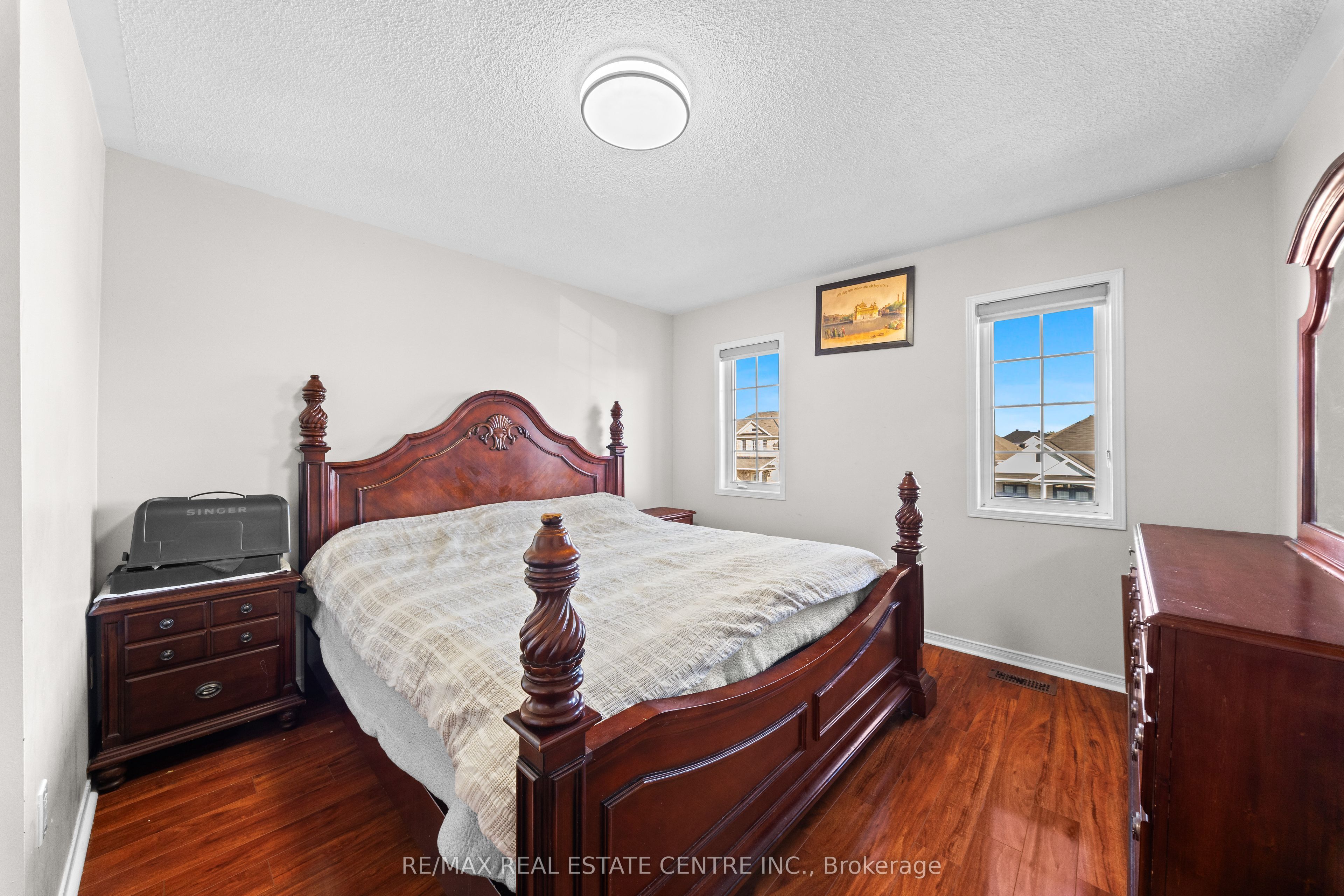 10 Midvale Road Property Photo 26
