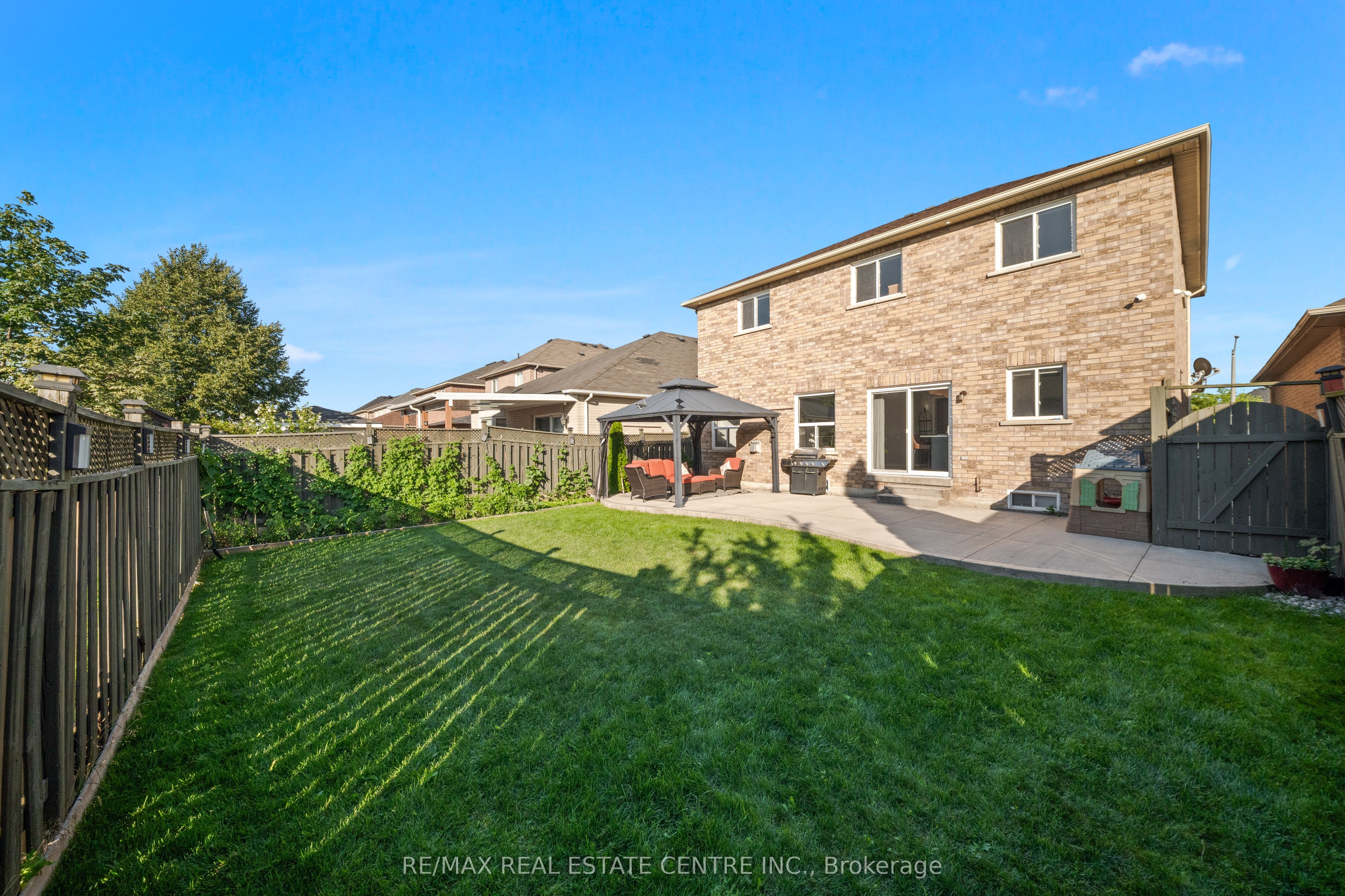 10 Midvale Road Property Photo 36
