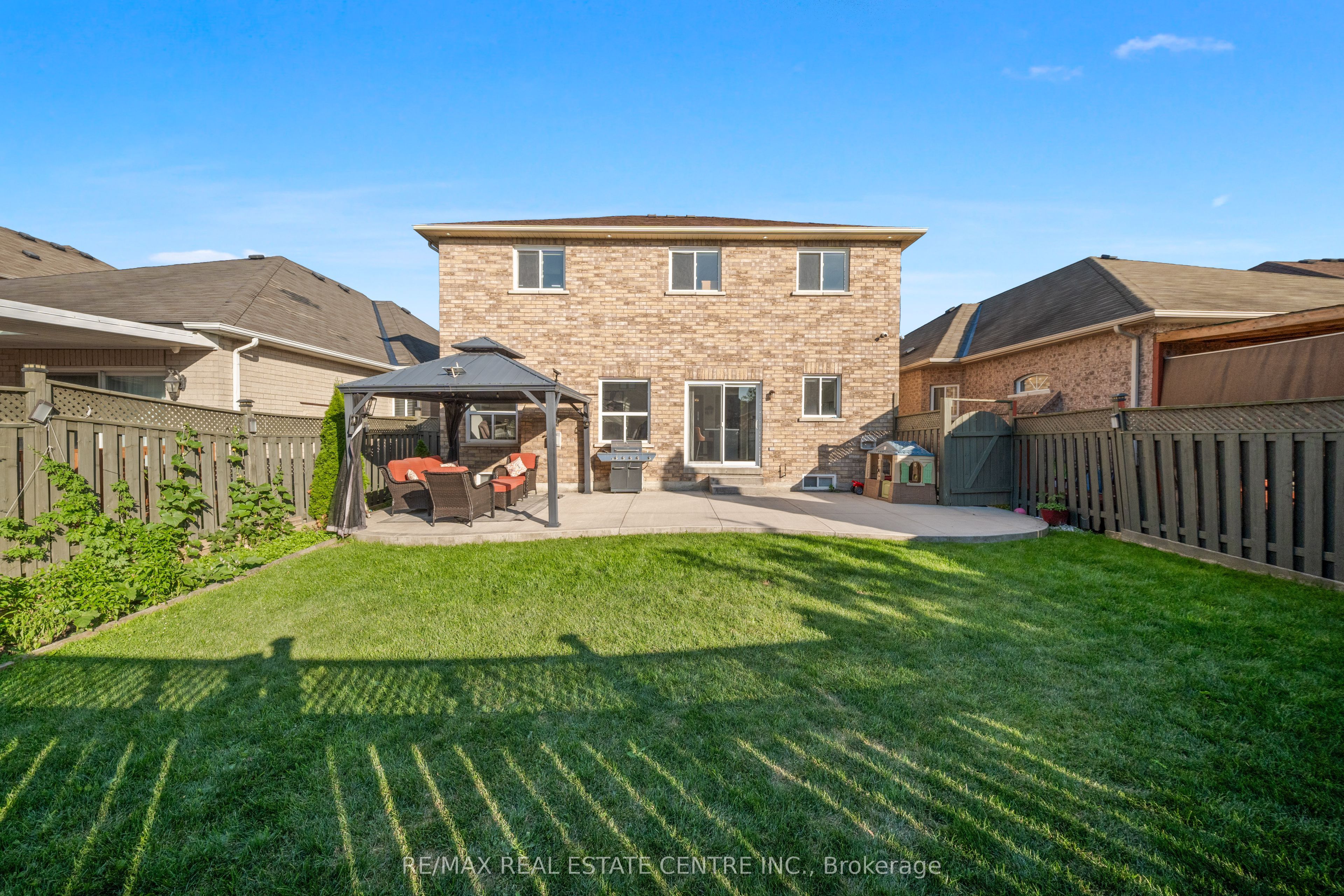 10 Midvale Road Property Photo 37