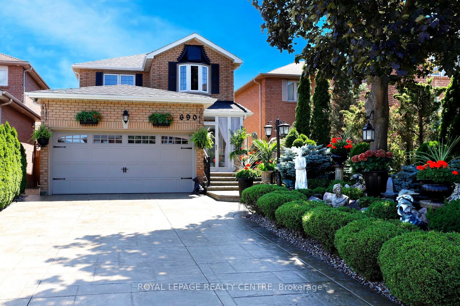690 Ashprior Avenue Property Photo 1