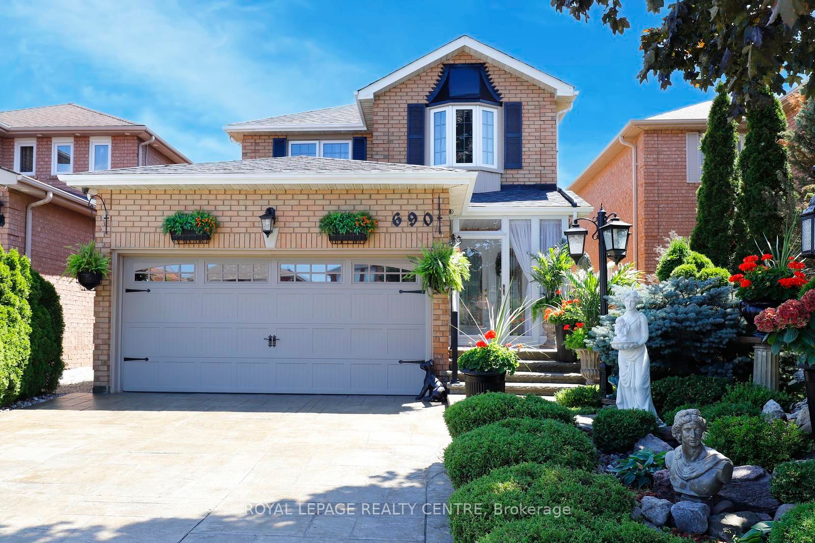 690 Ashprior Avenue Property Photo 2