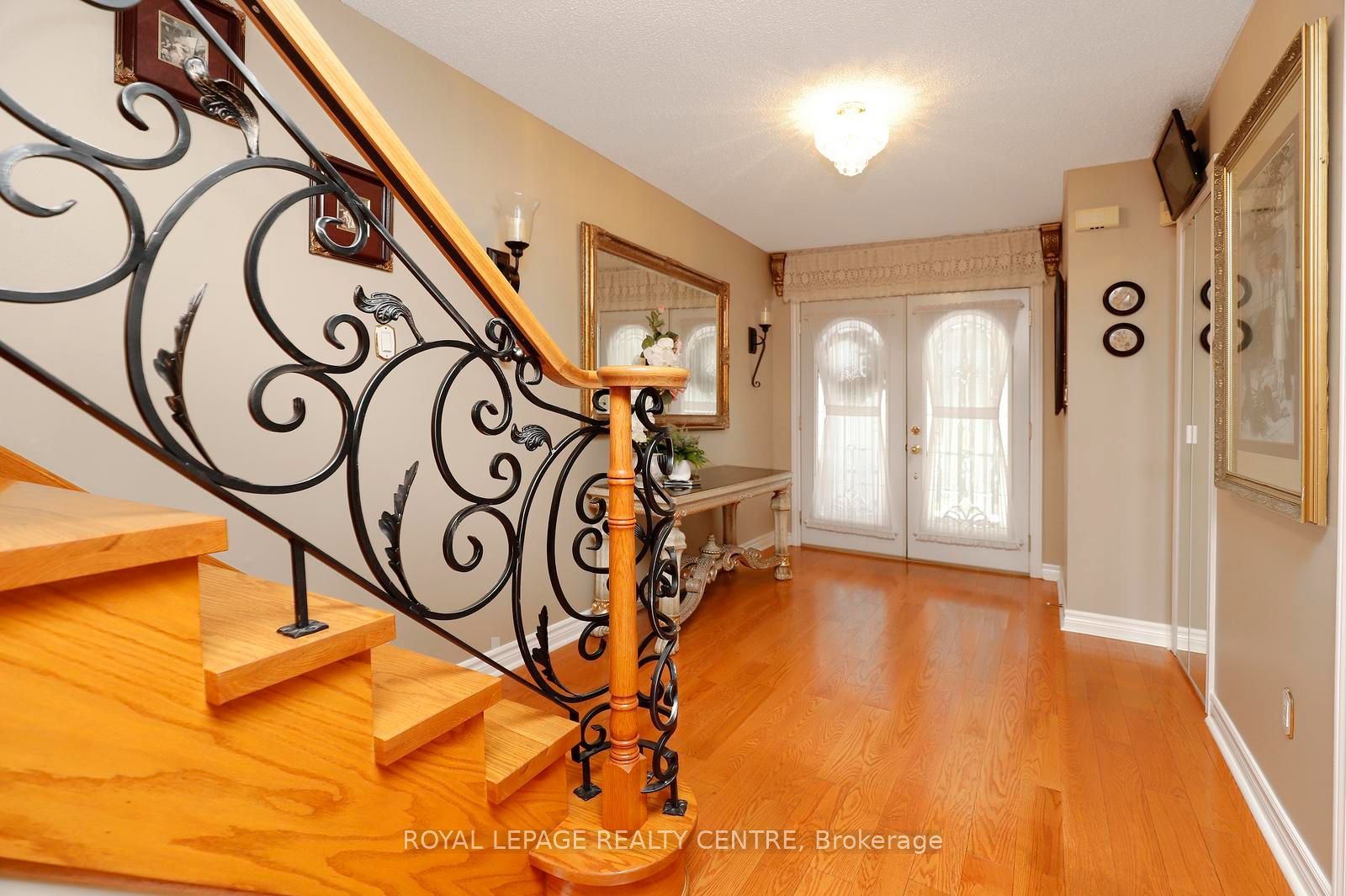 690 Ashprior Avenue Property Photo 10