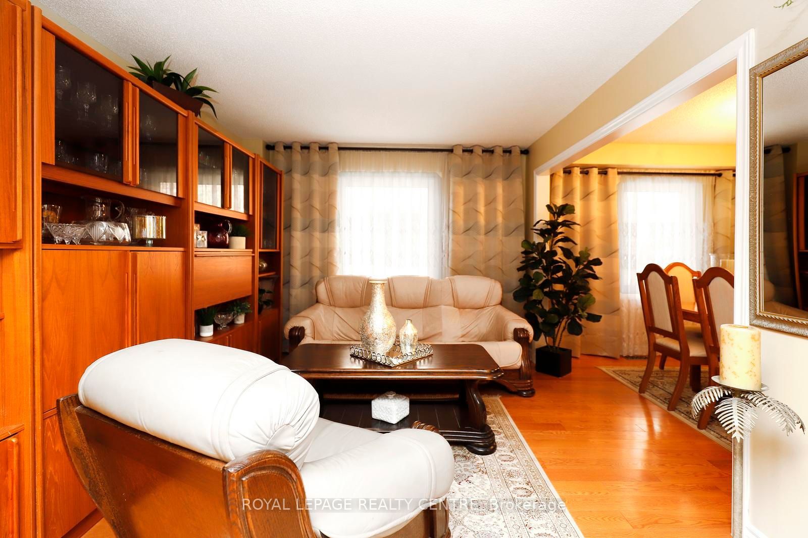 690 Ashprior Avenue Property Photo 11