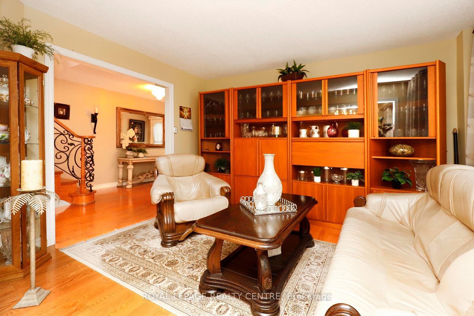 690 Ashprior Avenue Property Photo 12