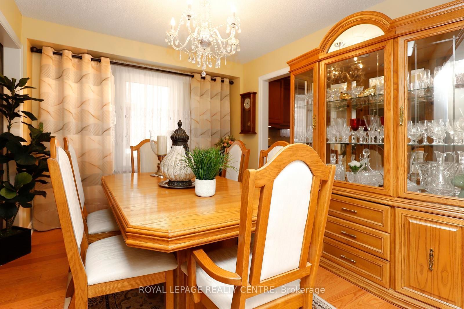 690 Ashprior Avenue Property Photo 13